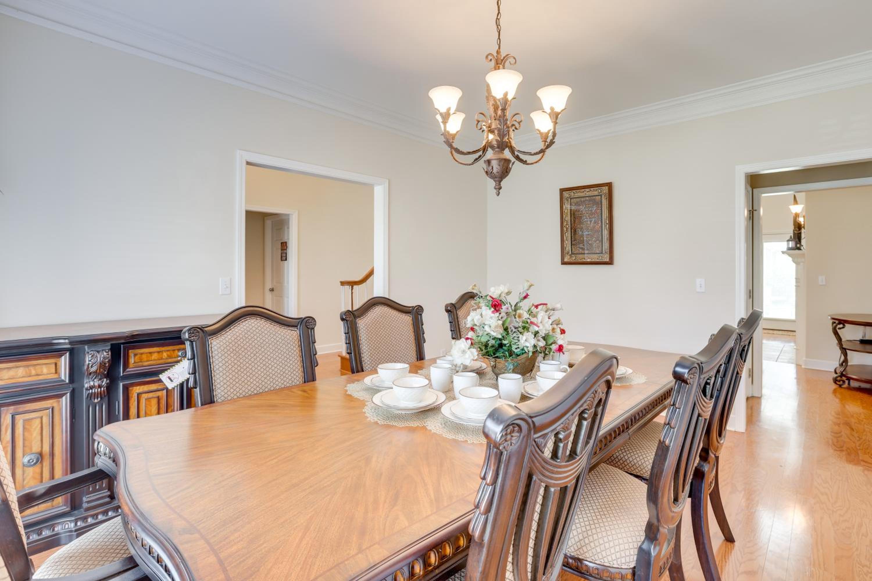 8 Mi to University of Alabama Family Home with Yard