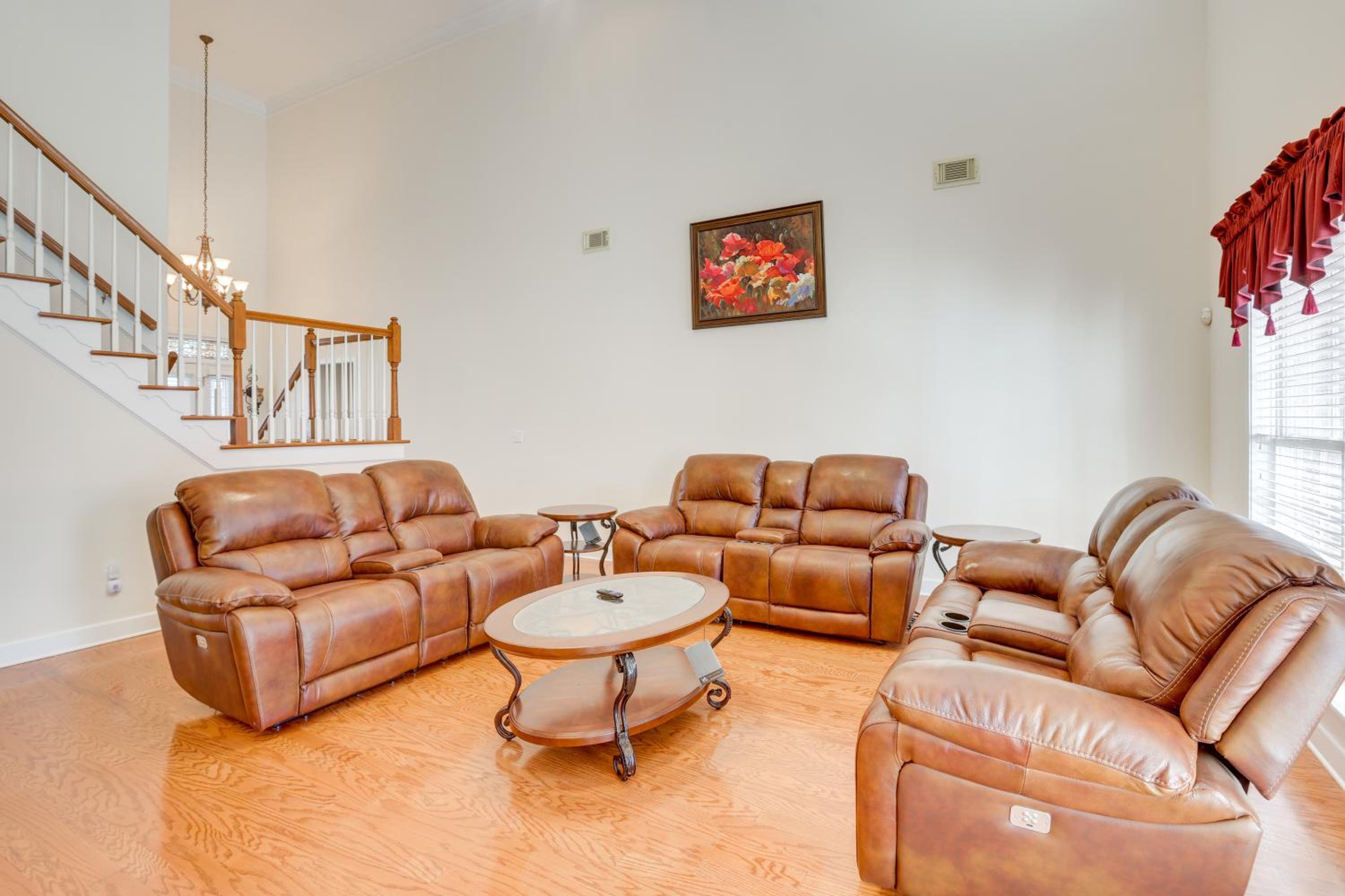 8 Mi to University of Alabama Family Home with Yard