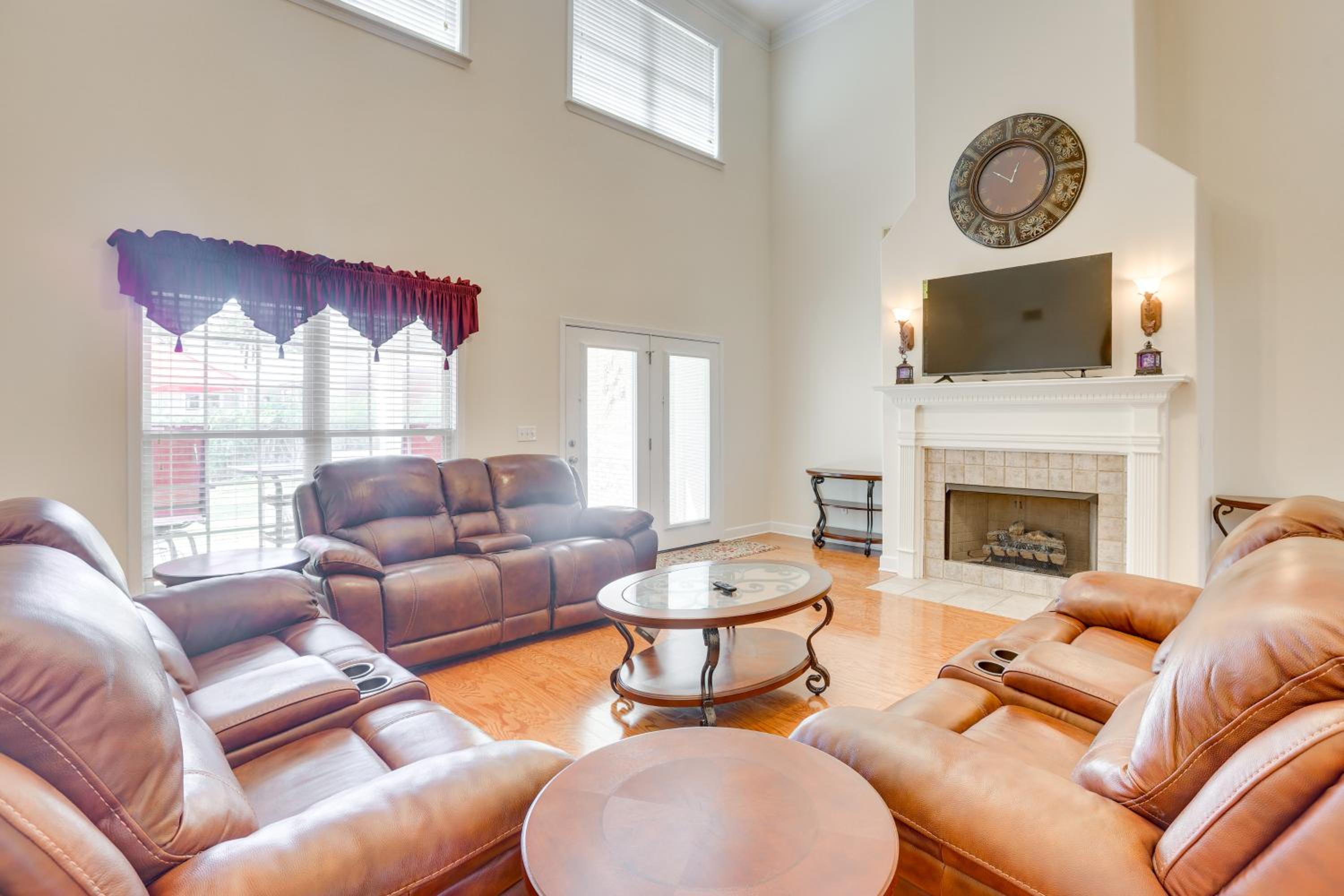 8 Mi to University of Alabama Family Home with Yard