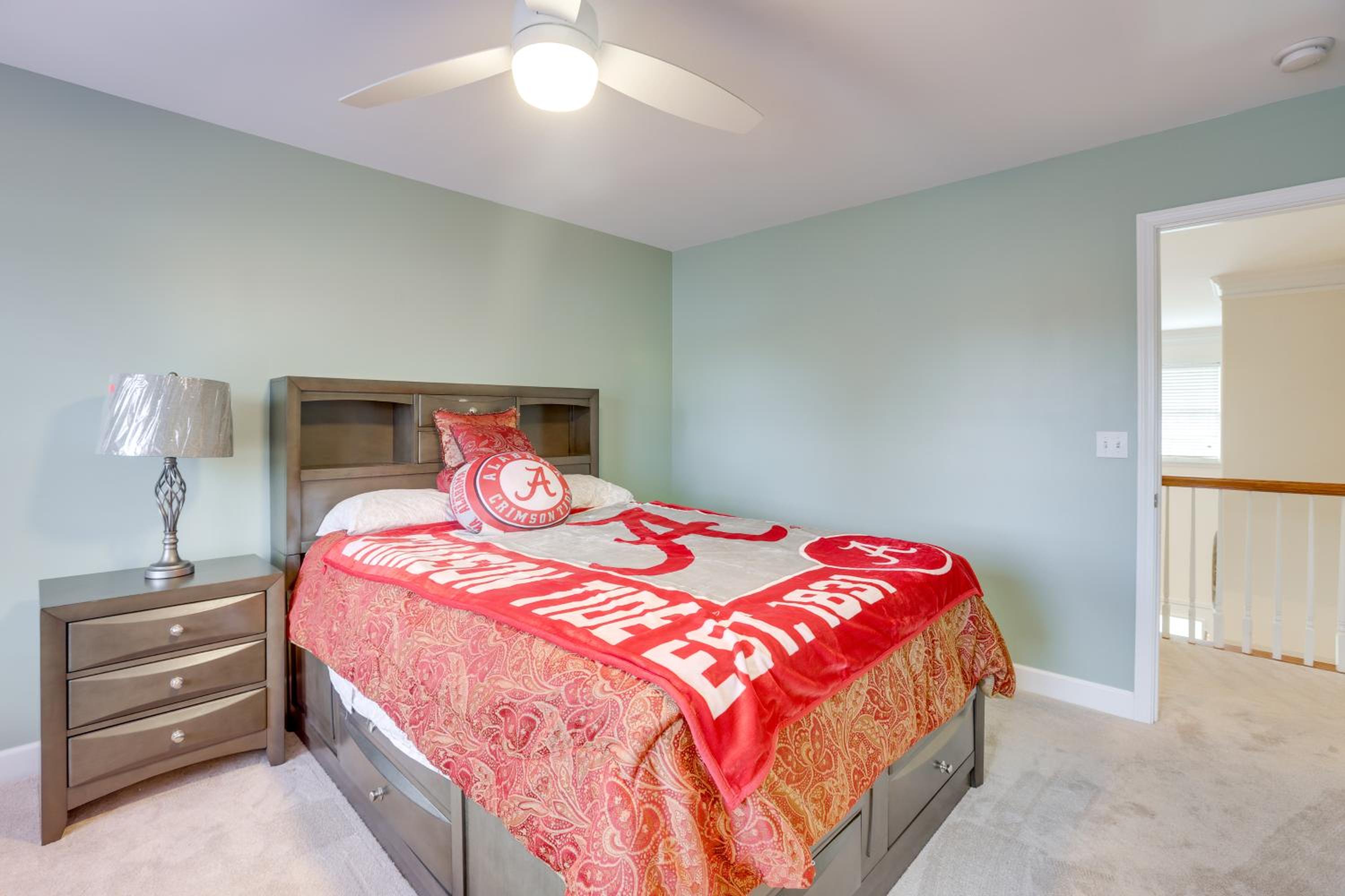 8 Mi to University of Alabama Family Home with Yard