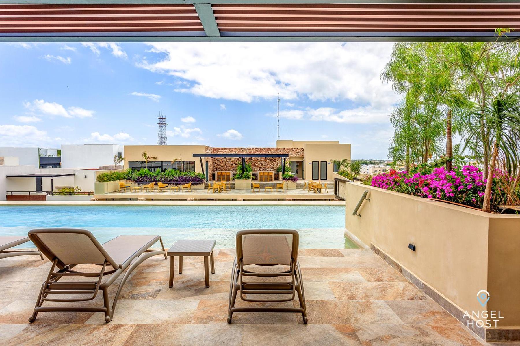 Chic Studio with Roof Pool & Gym Near 5th & Beach