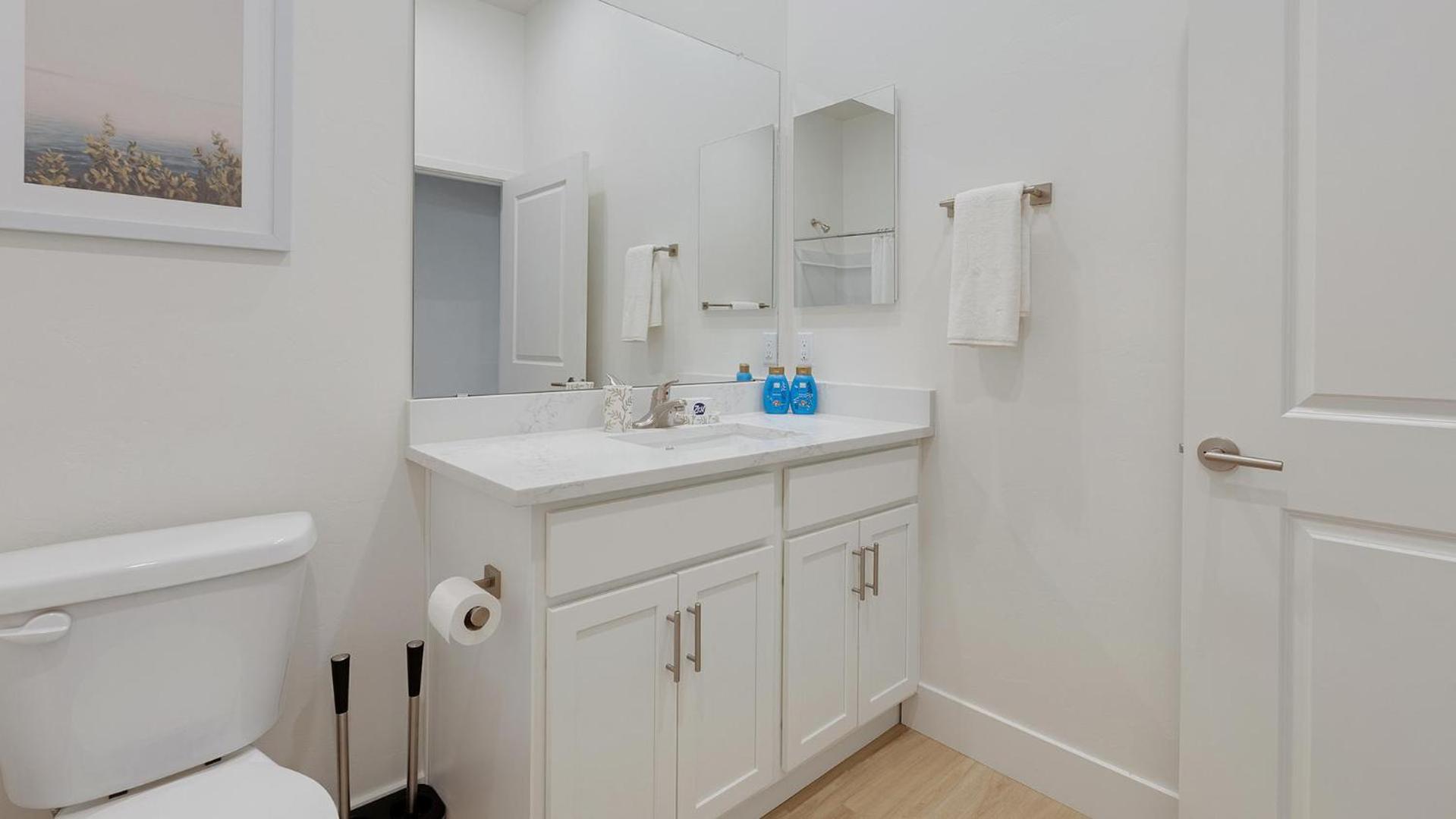 Landing Chic 1BD Pool