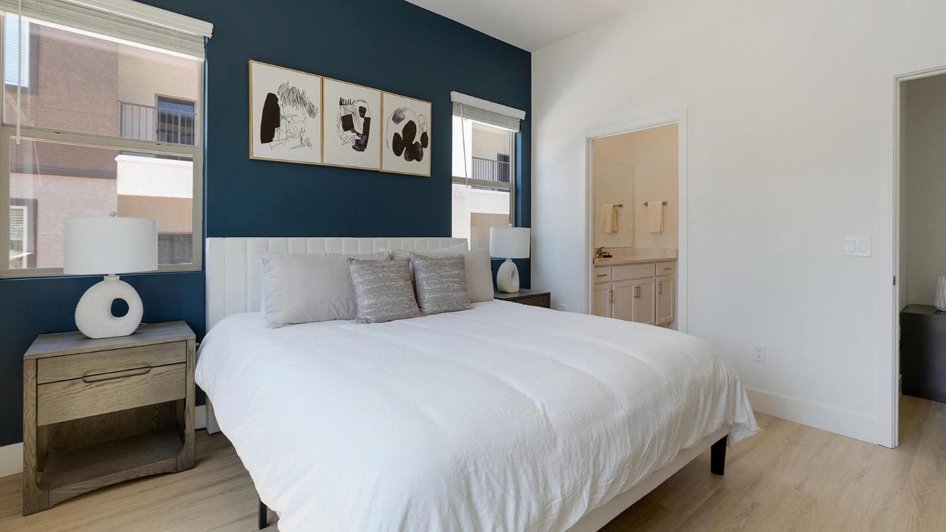 Landing Chic 1BD Pool