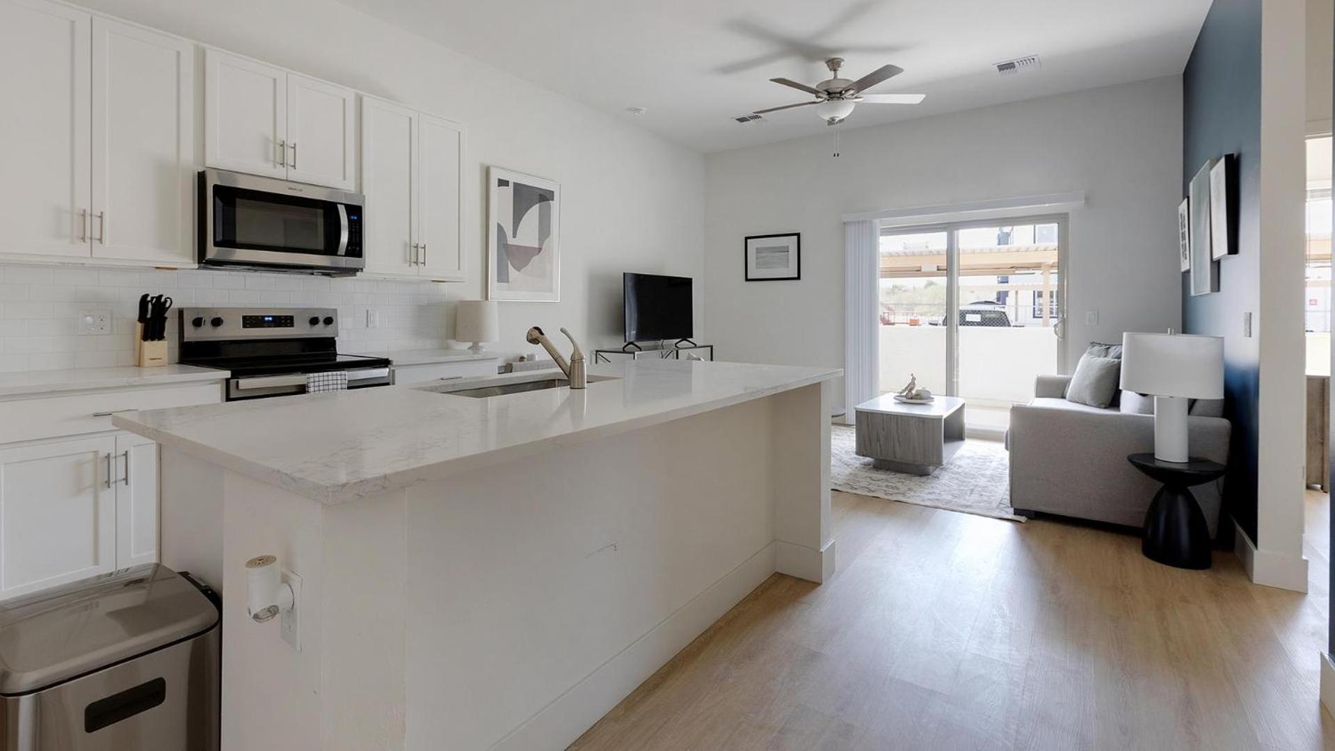 Landing Chic 1BD Pool