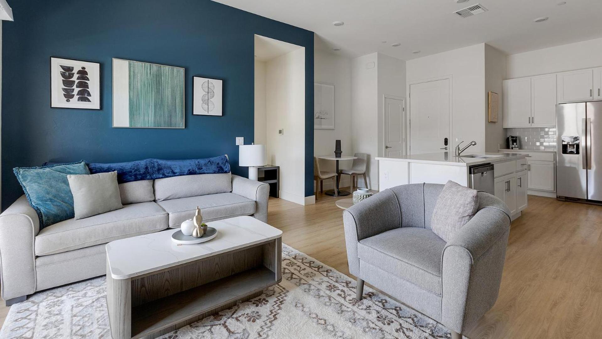 Landing Chic 1BD Pool