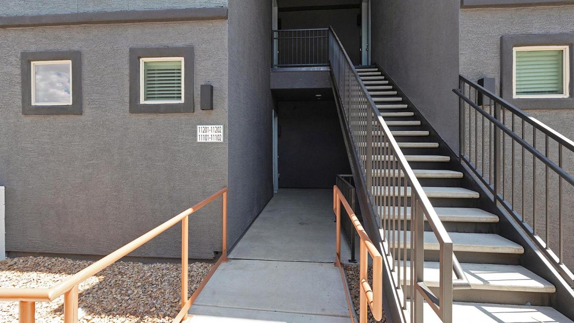 Landing Chic 1BD Pool