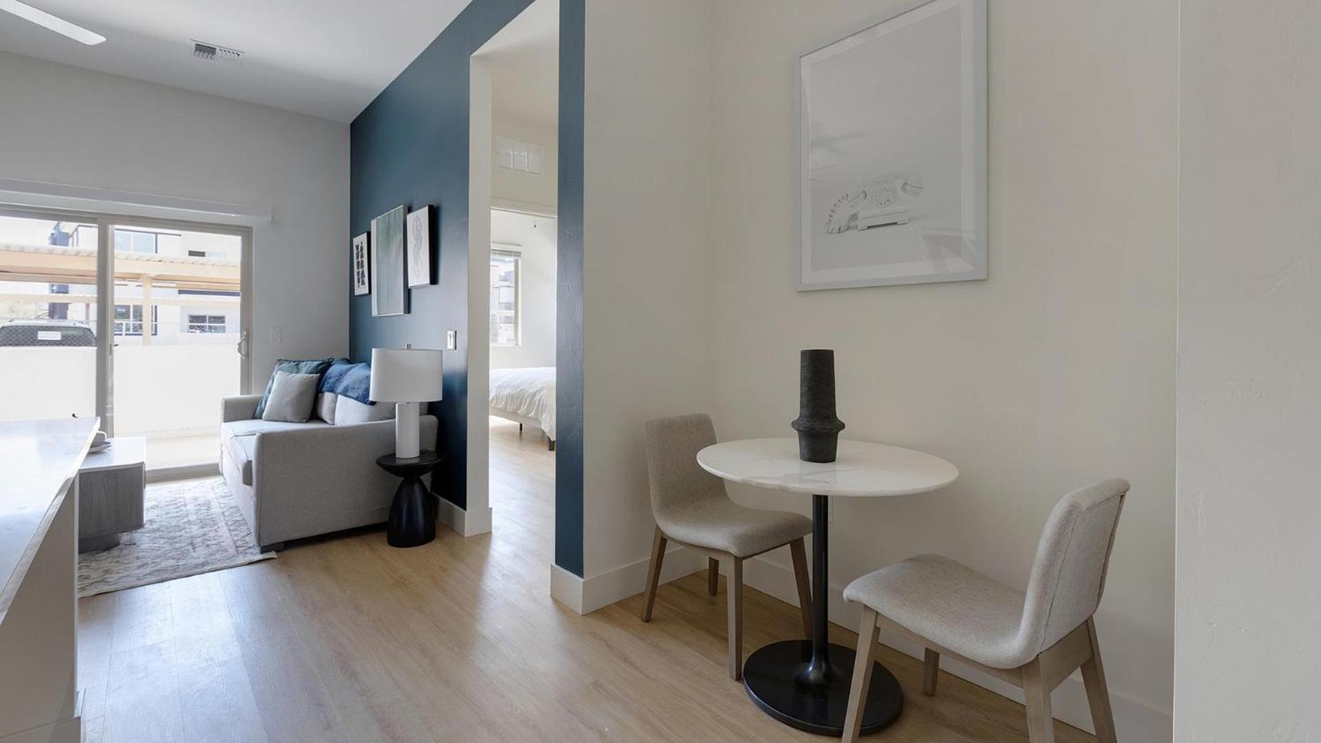 Landing Chic 1BD Pool