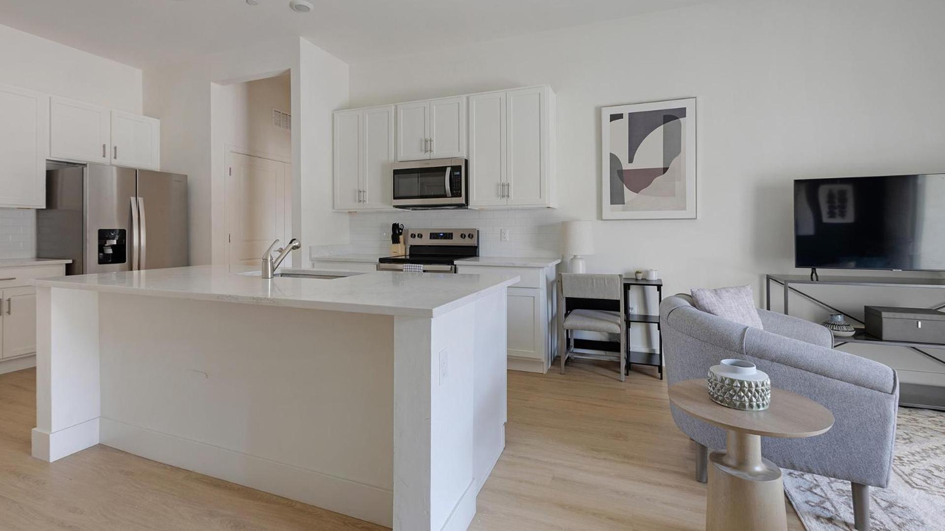 Landing Chic 1BD Pool