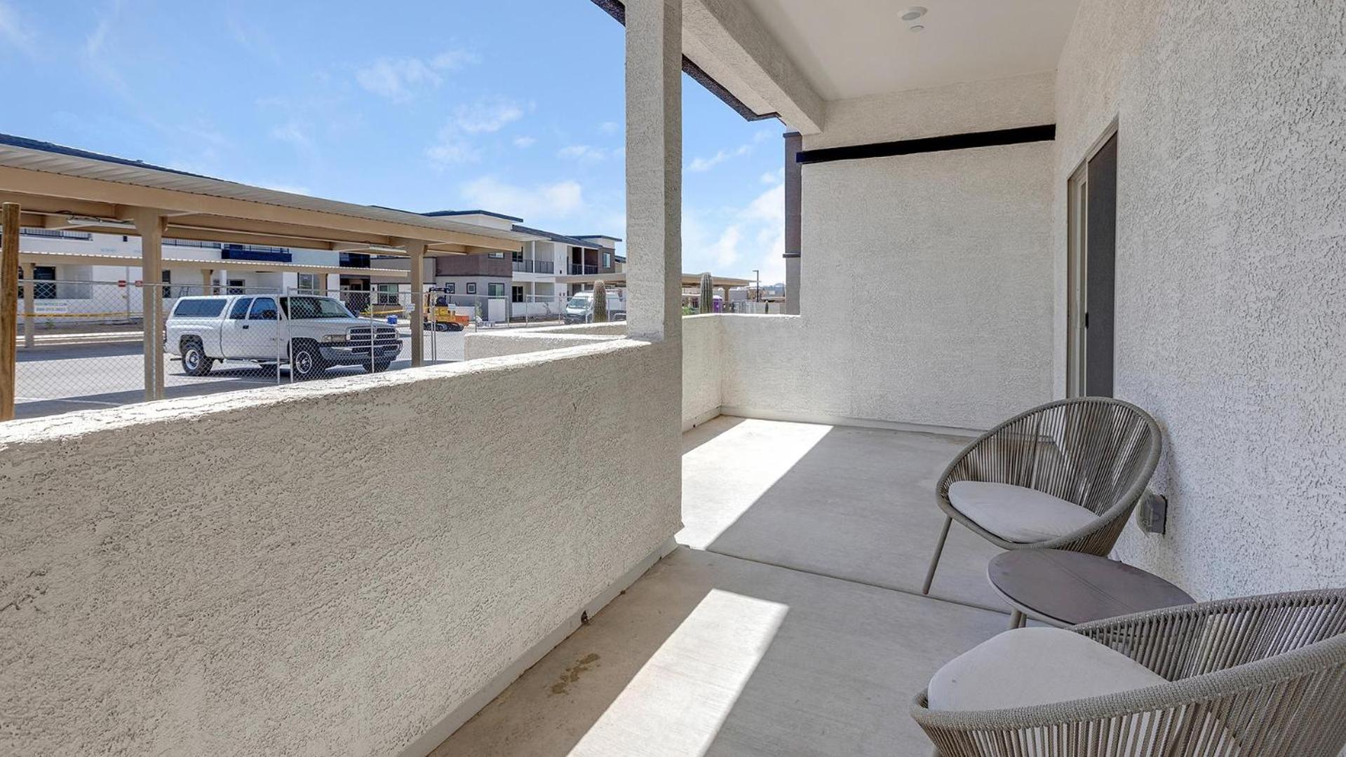 Landing Chic 1BD Pool