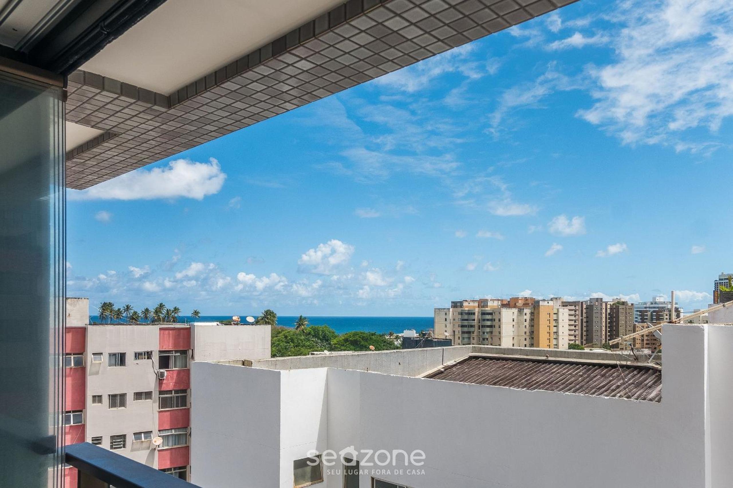 Apartments in a building with a pool 800m from the beach in Salvador - EDF