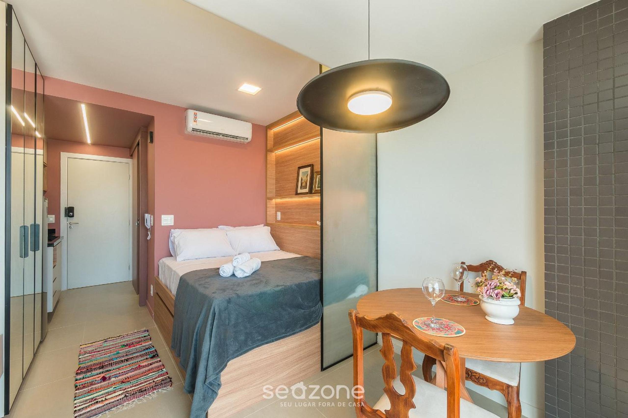 Apartments in a building with a pool 800m from the beach in Salvador - EDF