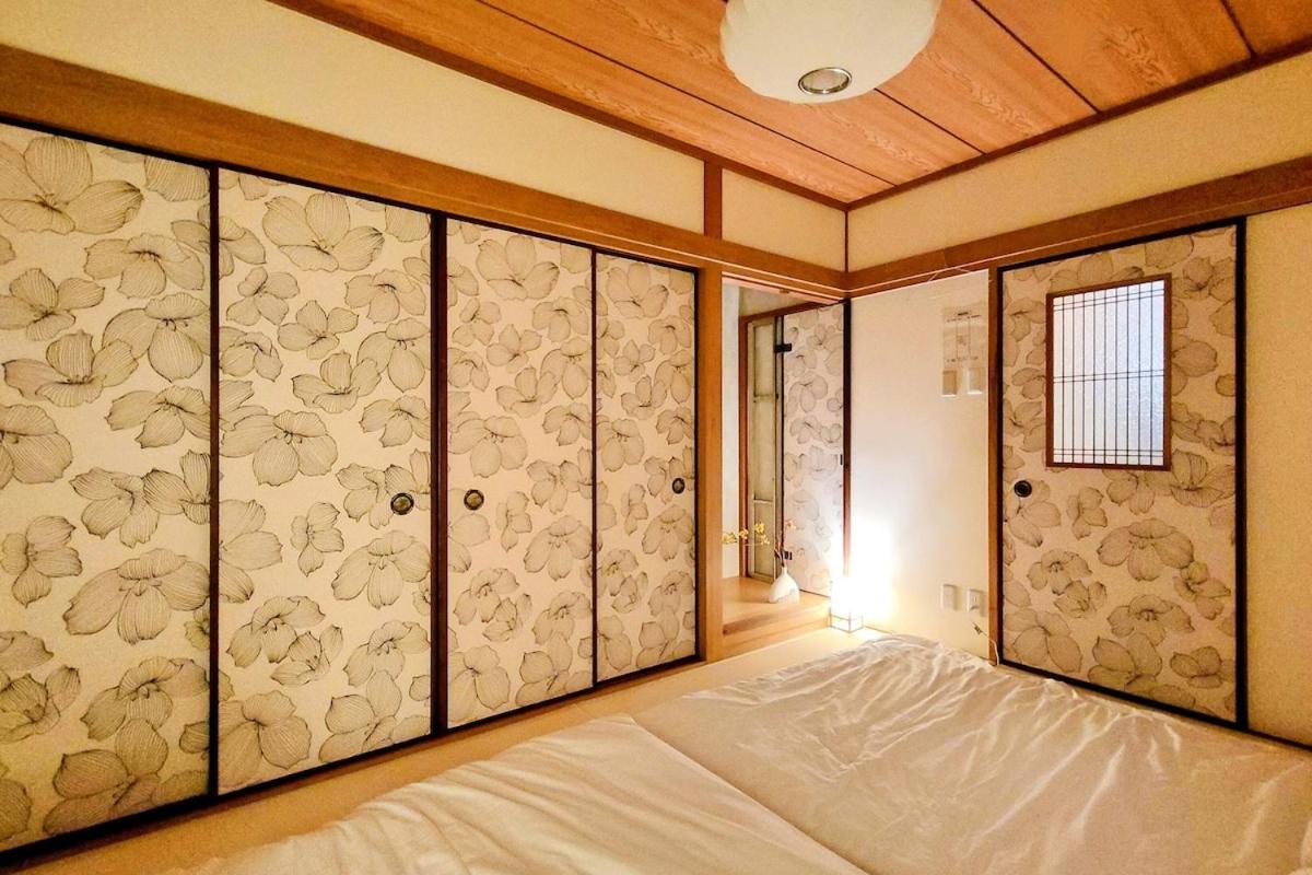 Luna Luxury 4BR Family Villa with Parking - 2 mins from Osaka-ko Station, near EXPO, USJ, Kaiyukan