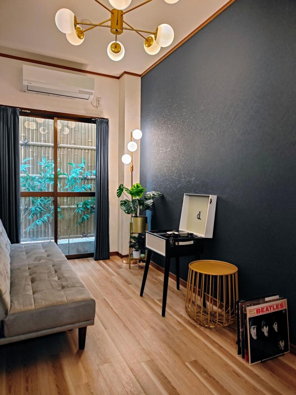 Luna Luxury 4BR Family Villa with Parking - 2 mins from Osaka-ko Station, near EXPO, USJ, Kaiyukan
