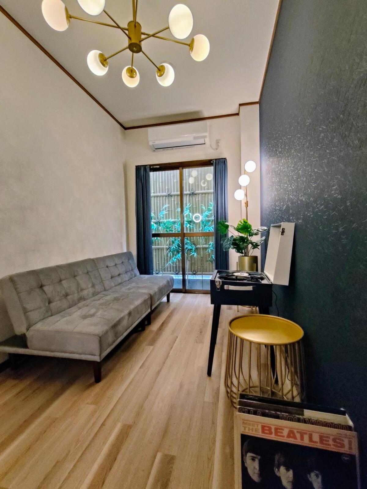 Luna Luxury 4BR Family Villa with Parking - 2 mins from Osaka-ko Station, near EXPO, USJ, Kaiyukan