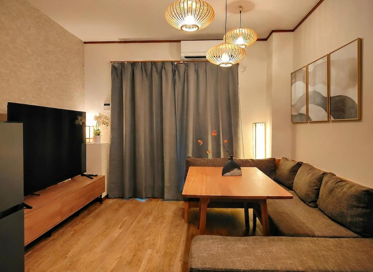 Luna Luxury 4BR Family Villa with Parking - 2 mins from Osaka-ko Station, near EXPO, USJ, Kaiyukan