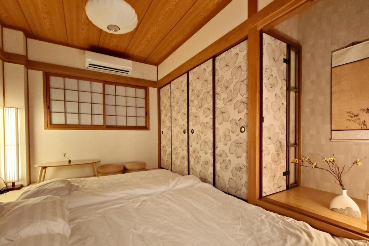 Luna Luxury 4BR Family Villa with Parking - 2 mins from Osaka-ko Station, near EXPO, USJ, Kaiyukan