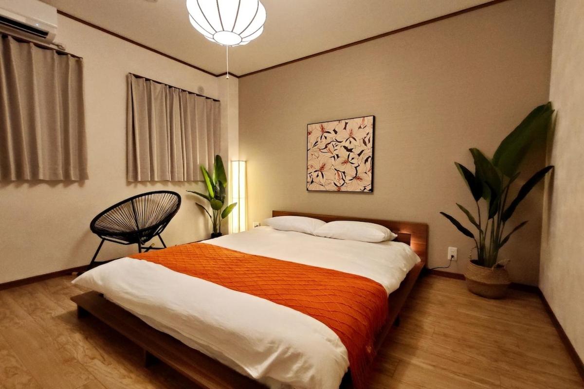 Luna Luxury 4BR Family Villa with Parking - 2 mins from Osaka-ko Station, near EXPO, USJ, Kaiyukan