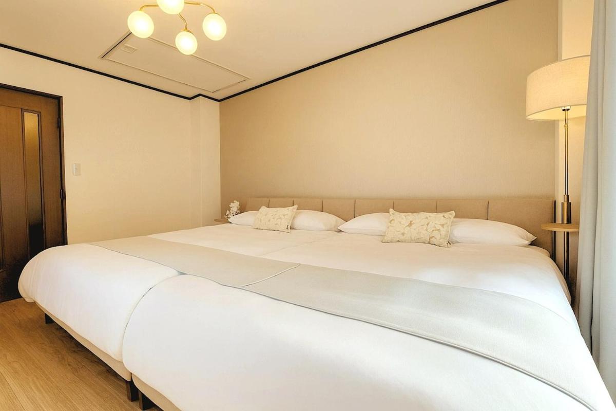 Luna Luxury 4BR Family Villa with Parking - 2 mins from Osaka-ko Station, near EXPO, USJ, Kaiyukan