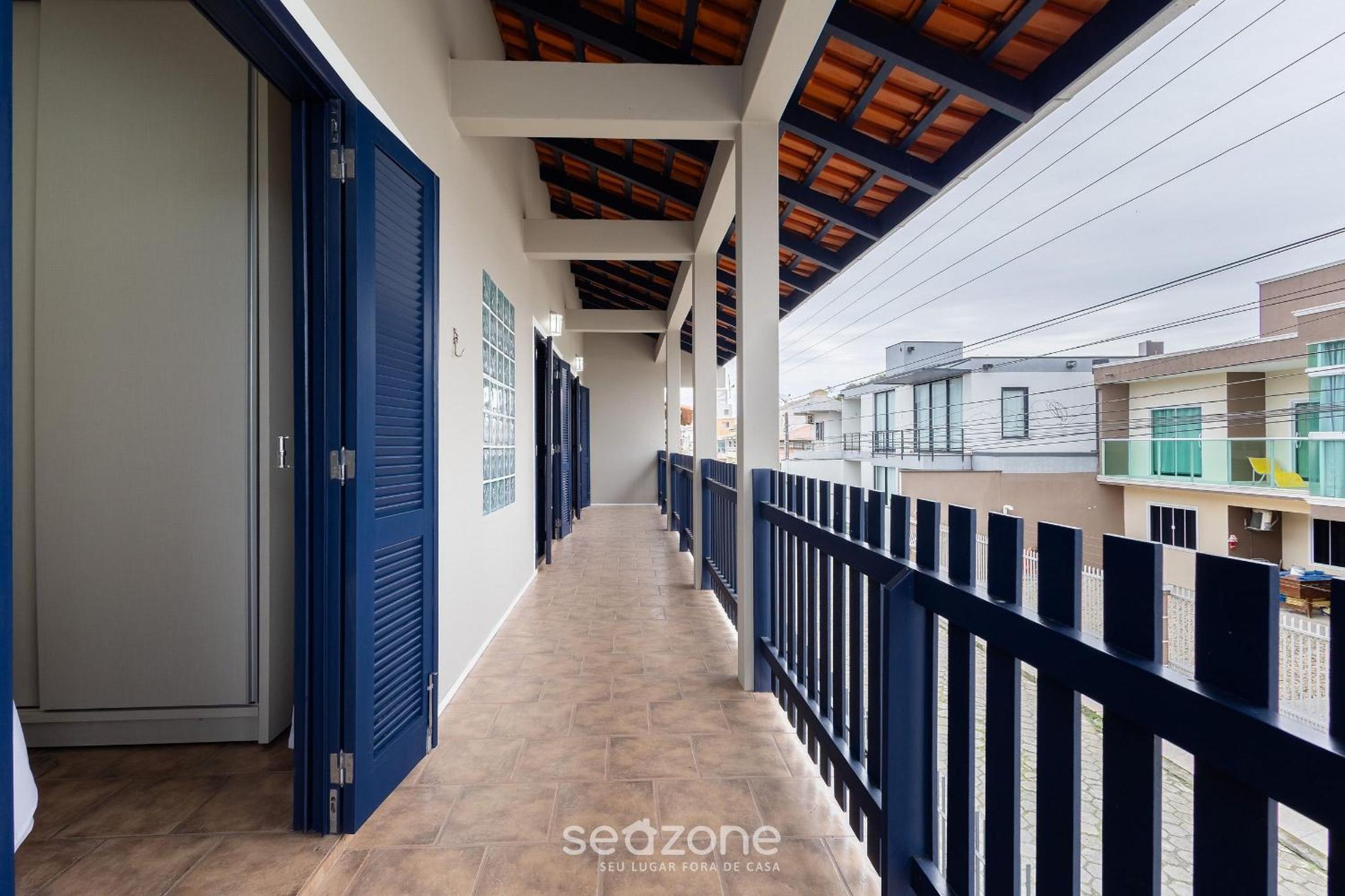 5 Bedroom House 200 m from the Beach CMM0043