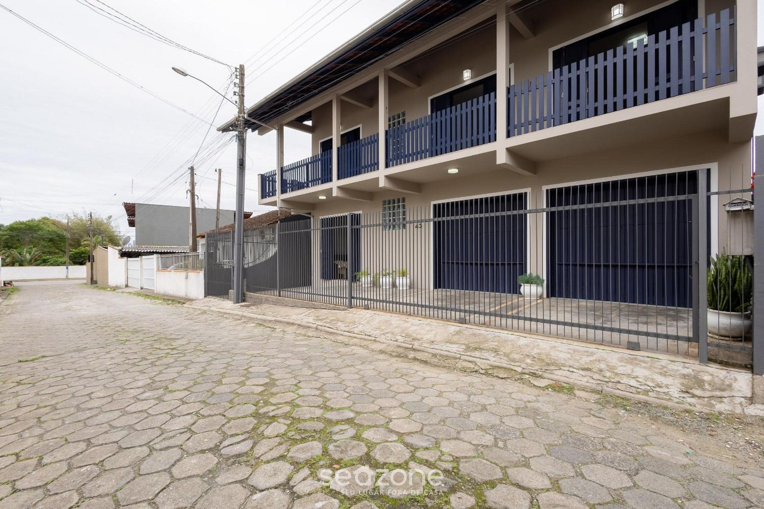 5 Bedroom House 200 m from the Beach CMM0043