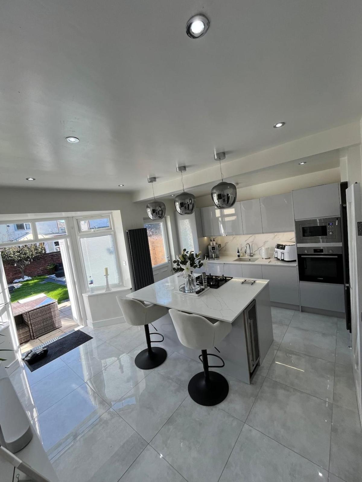 XxHot Tub pleasure beach Sleeps 5 Xx
