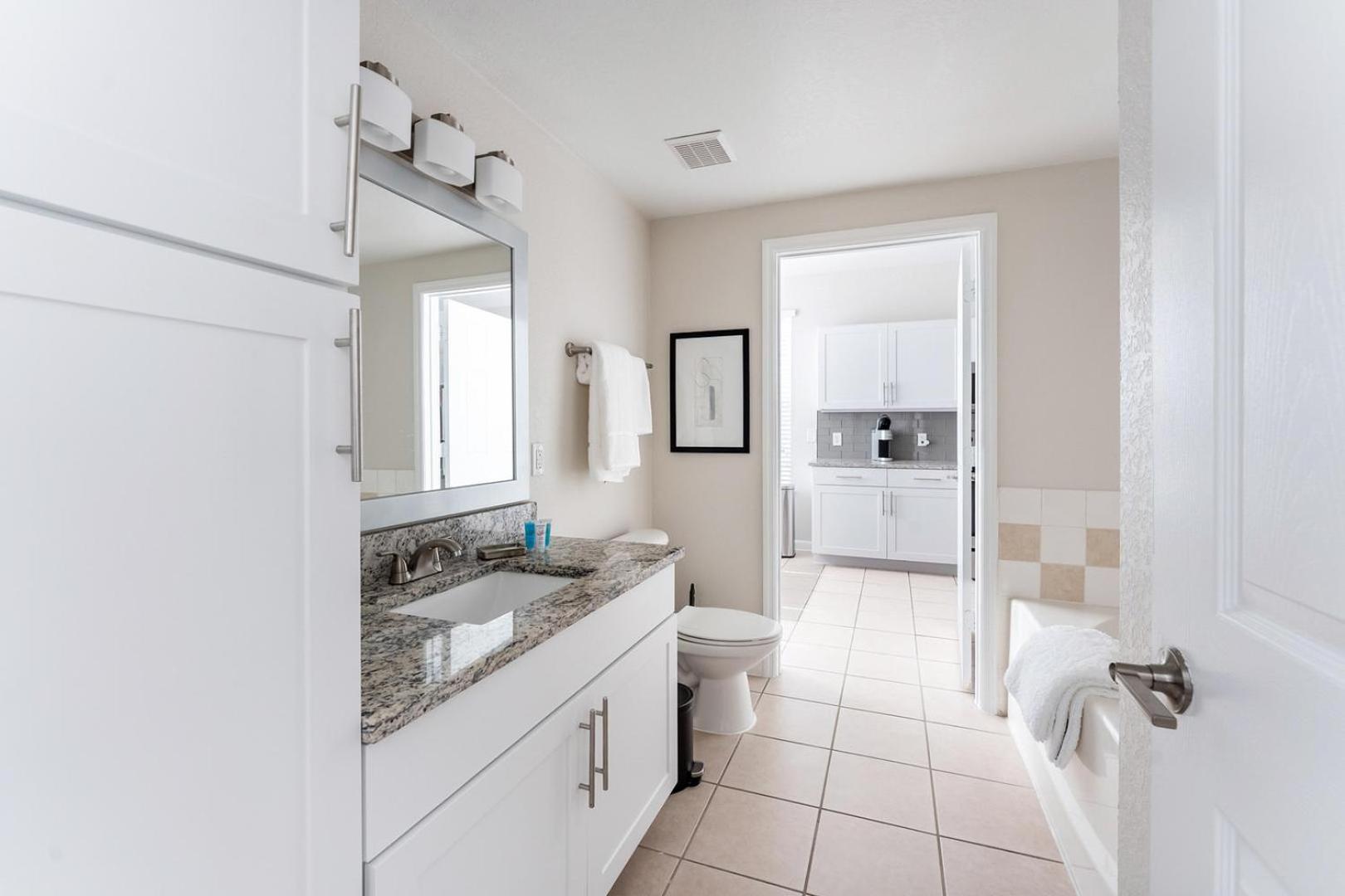 Landing Stunning 1BD Gym Pool