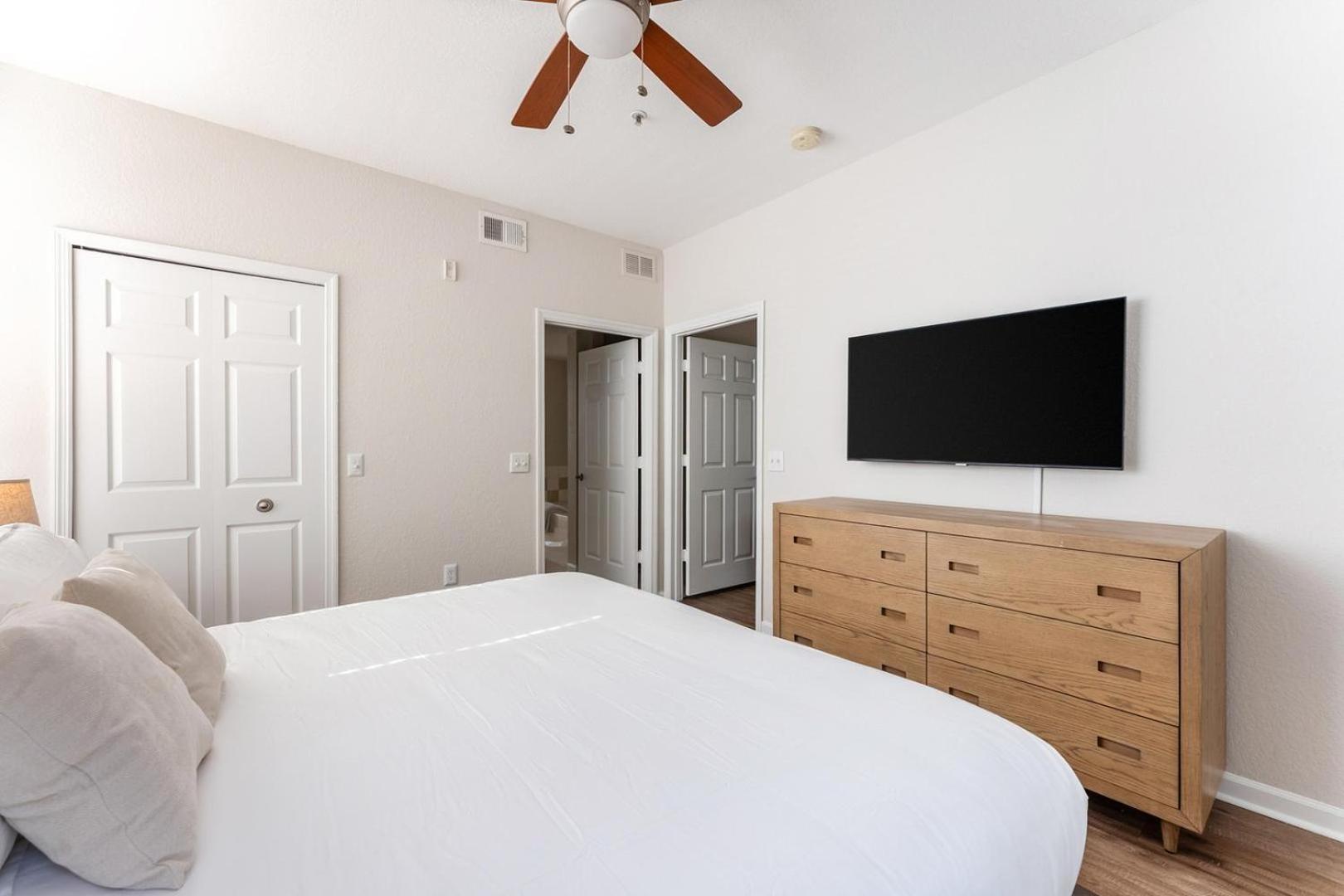 Landing Stunning 1BD Gym Pool