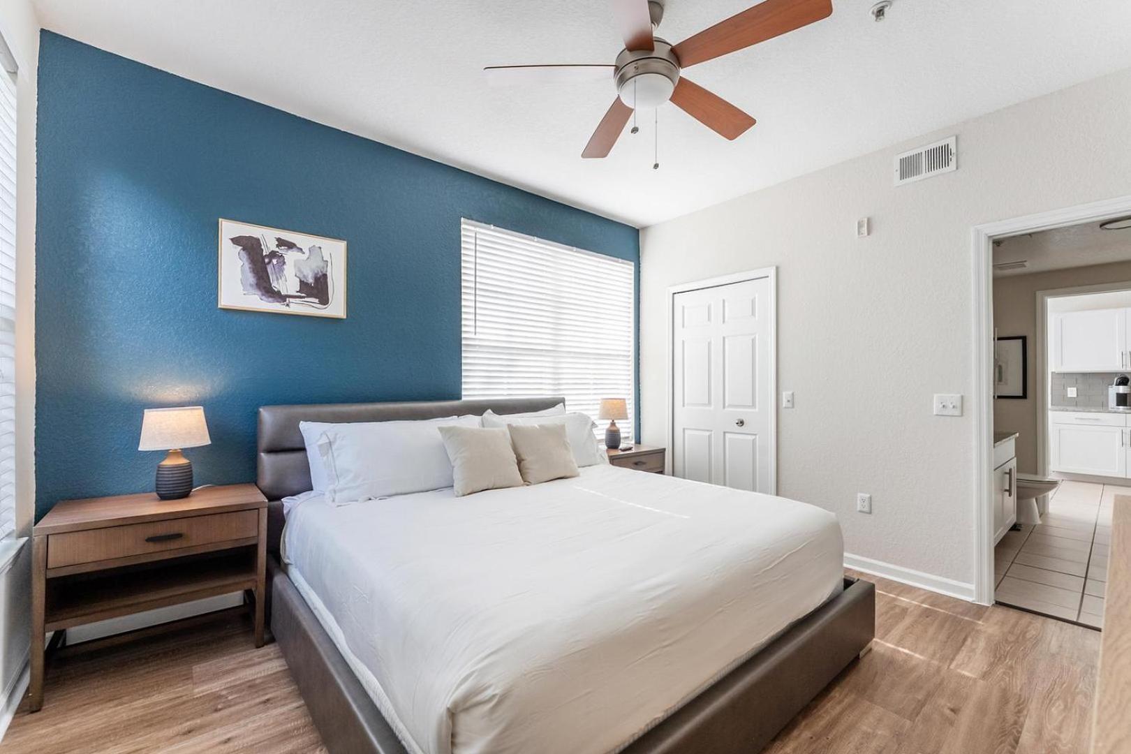 Landing Stunning 1BD Gym Pool