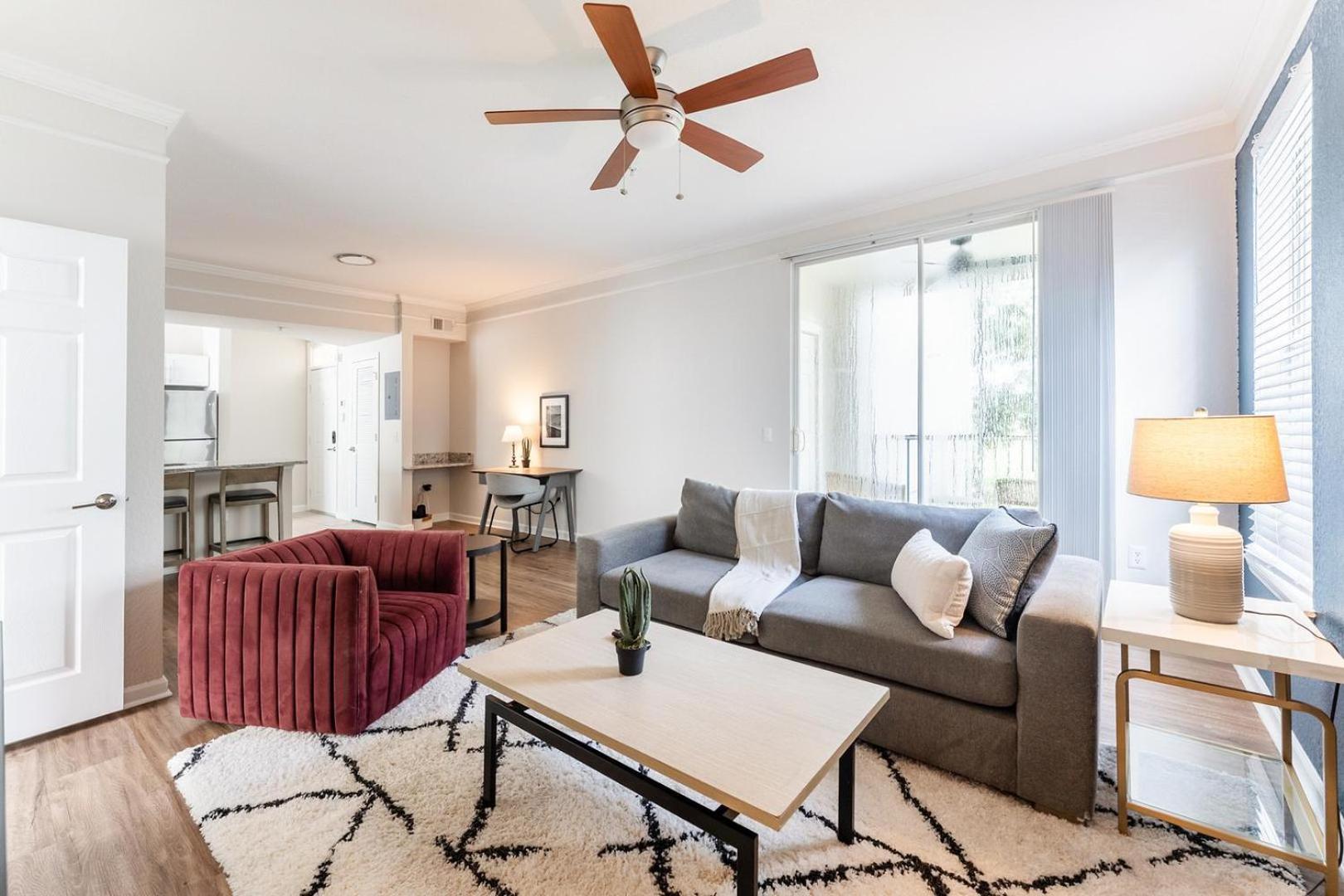 Landing Stunning 1BD Gym Pool