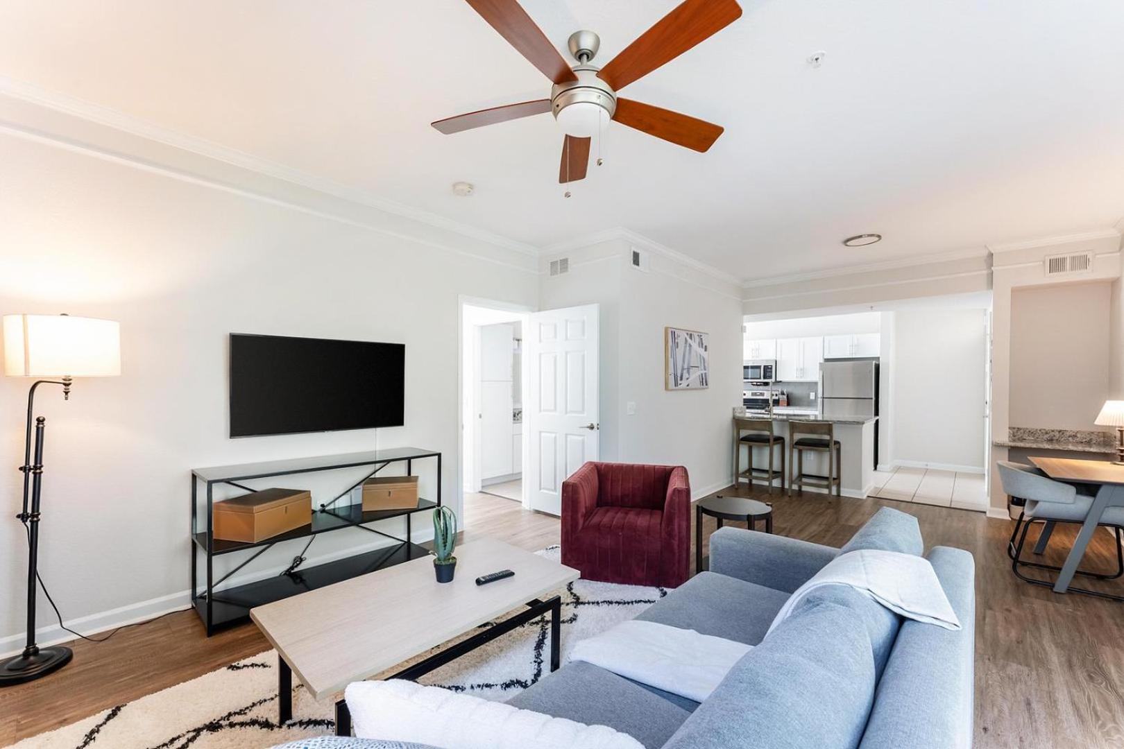 Landing Stunning 1BD Gym Pool