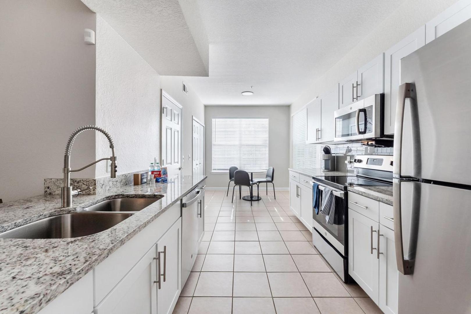 Landing Stunning 1BD Gym Pool