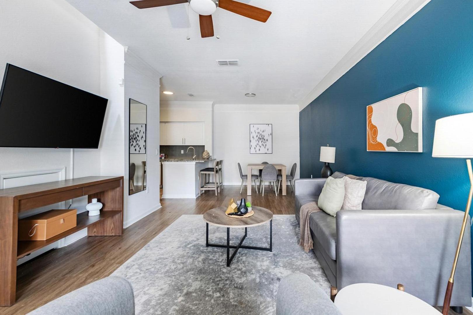 Landing Stunning 1BD Gym Pool