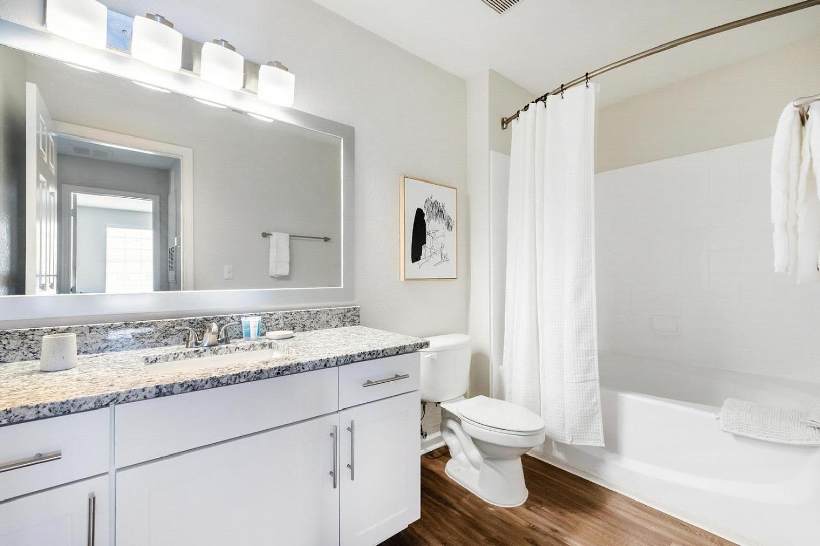 Landing Stunning 1BD Gym Pool