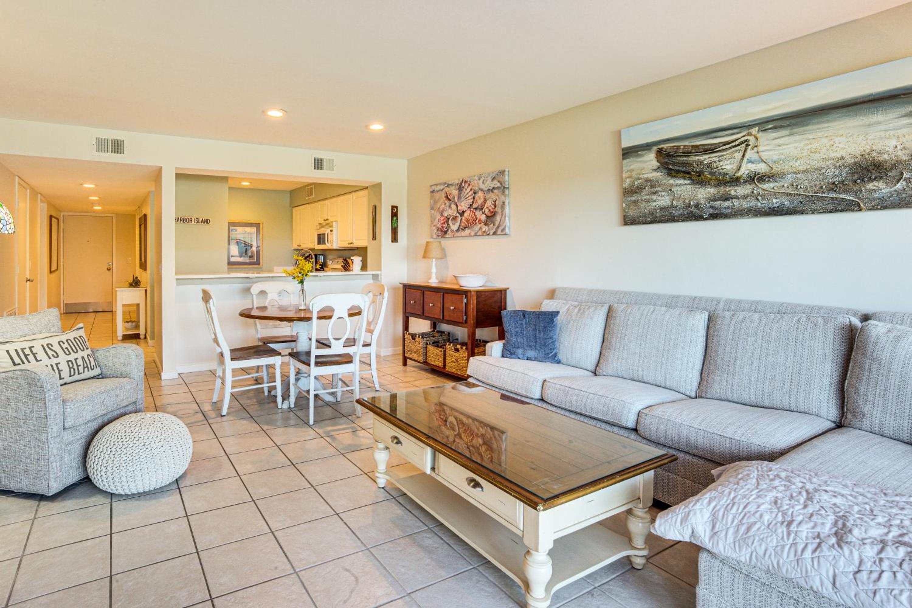 Poolside Fun and Ocean Strolls Harbor Island Haven!