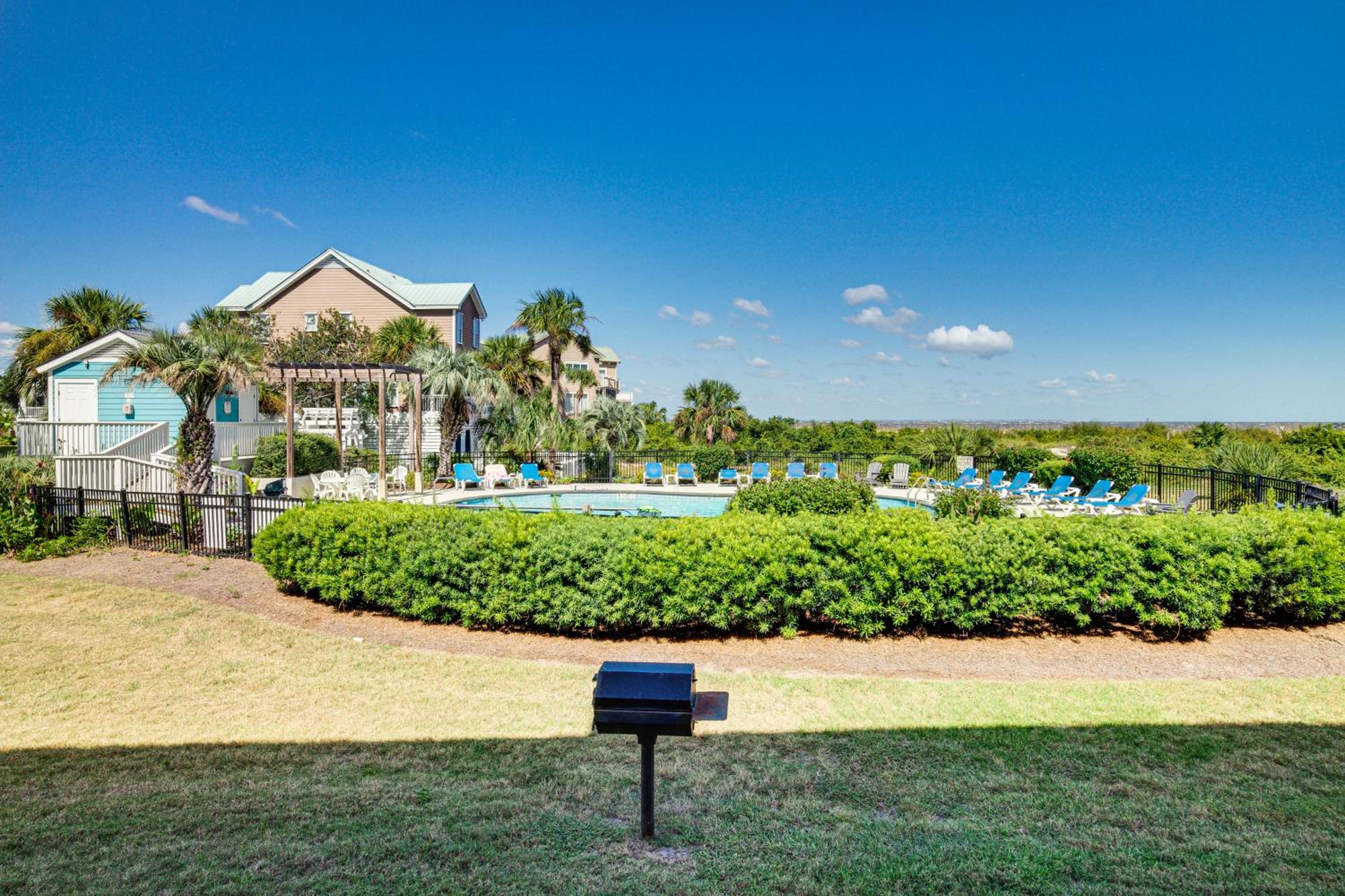 Poolside Fun and Ocean Strolls Harbor Island Haven!