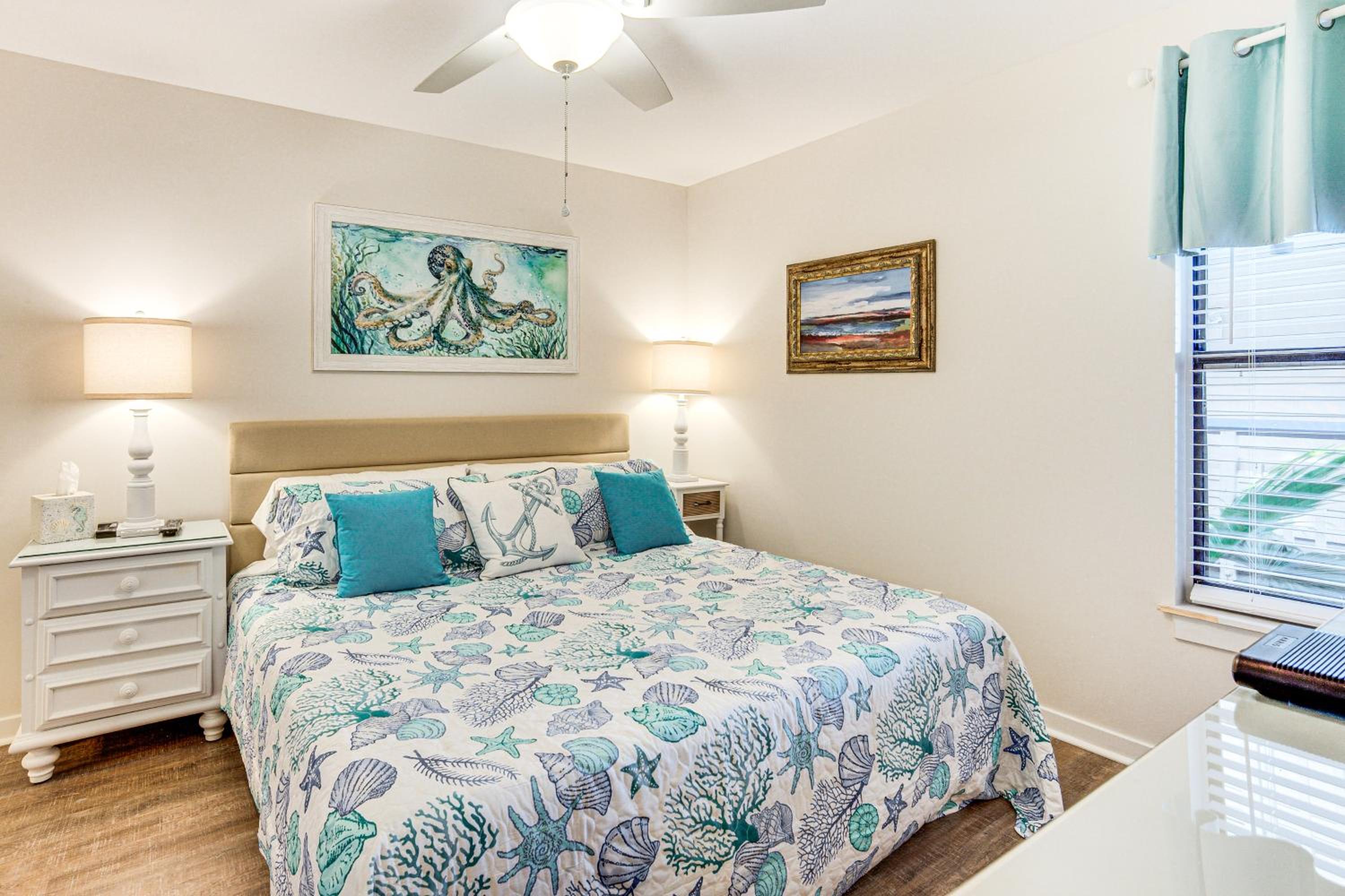 Poolside Fun and Ocean Strolls Harbor Island Haven!