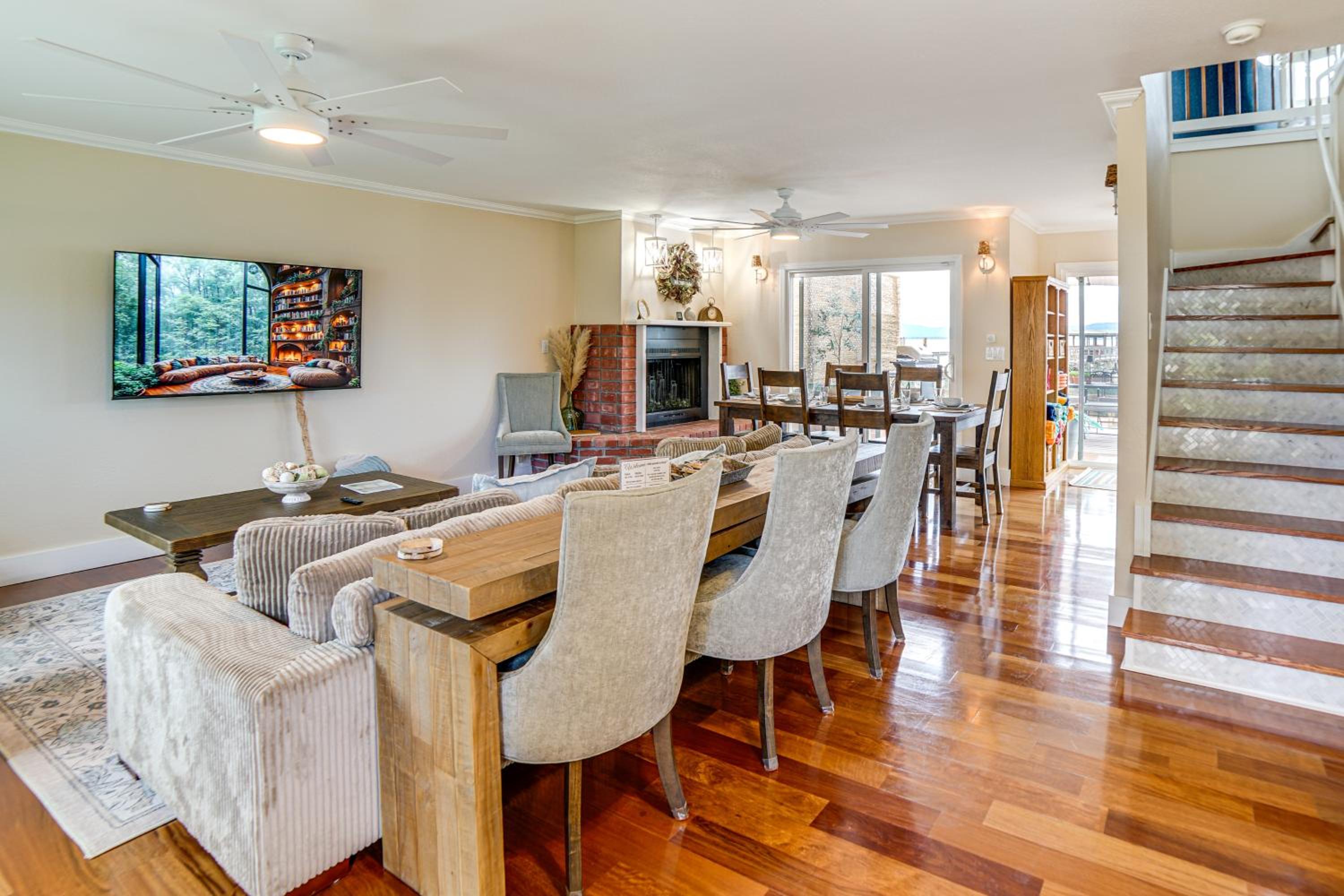Waterfront Clear Lake Home with Game Room and Deck!