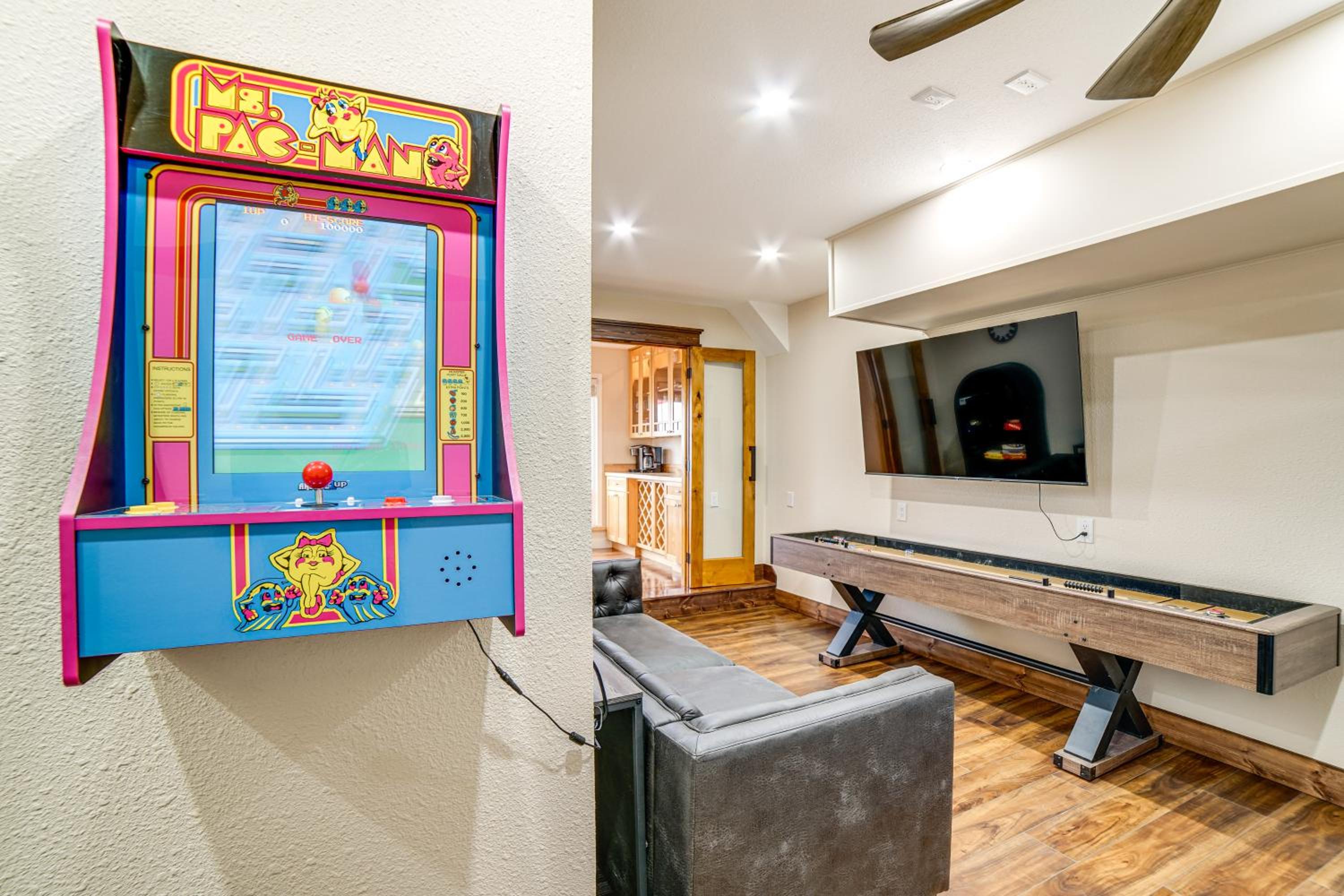 Waterfront Clear Lake Home with Game Room and Deck!