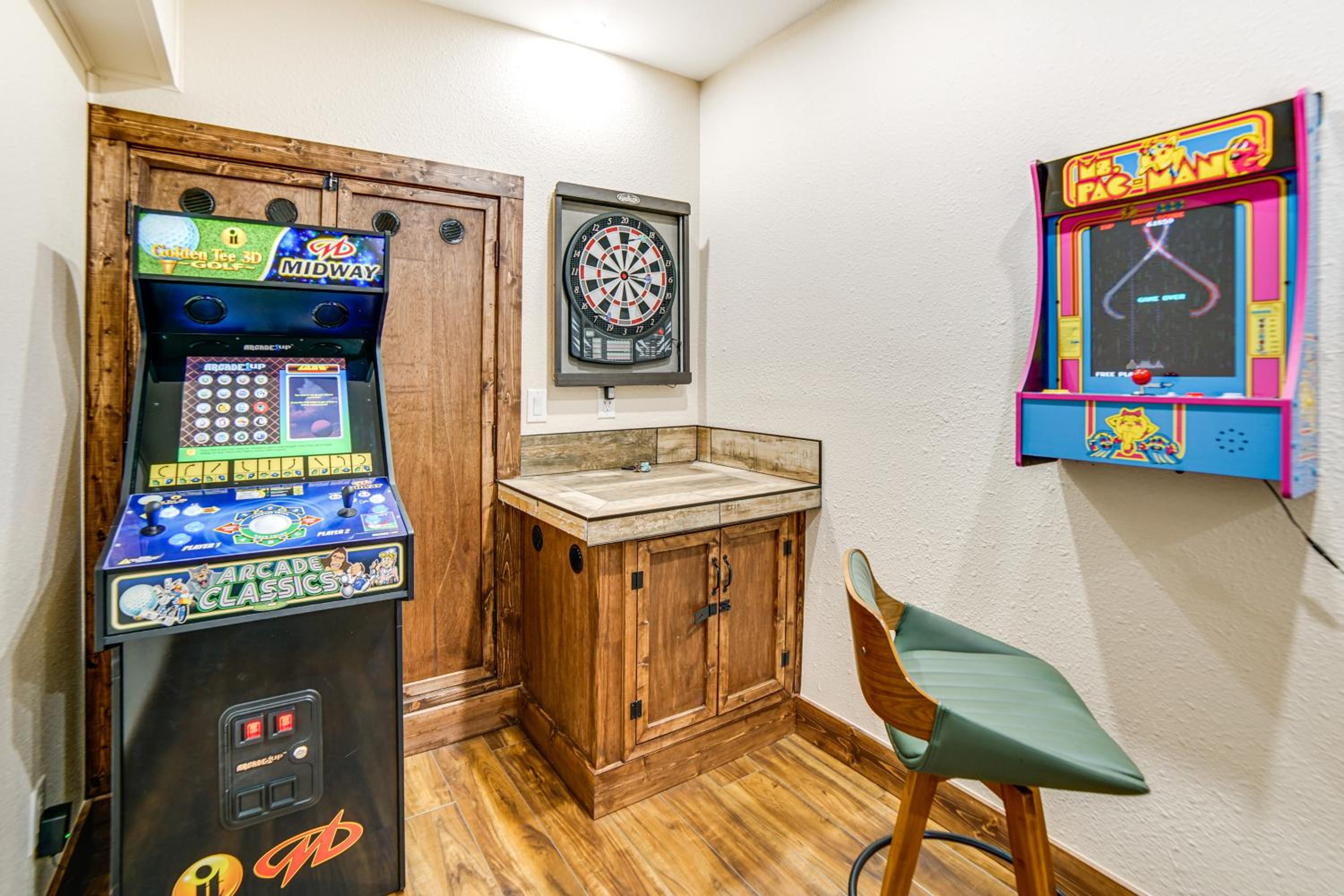 Waterfront Clear Lake Home with Game Room and Deck!