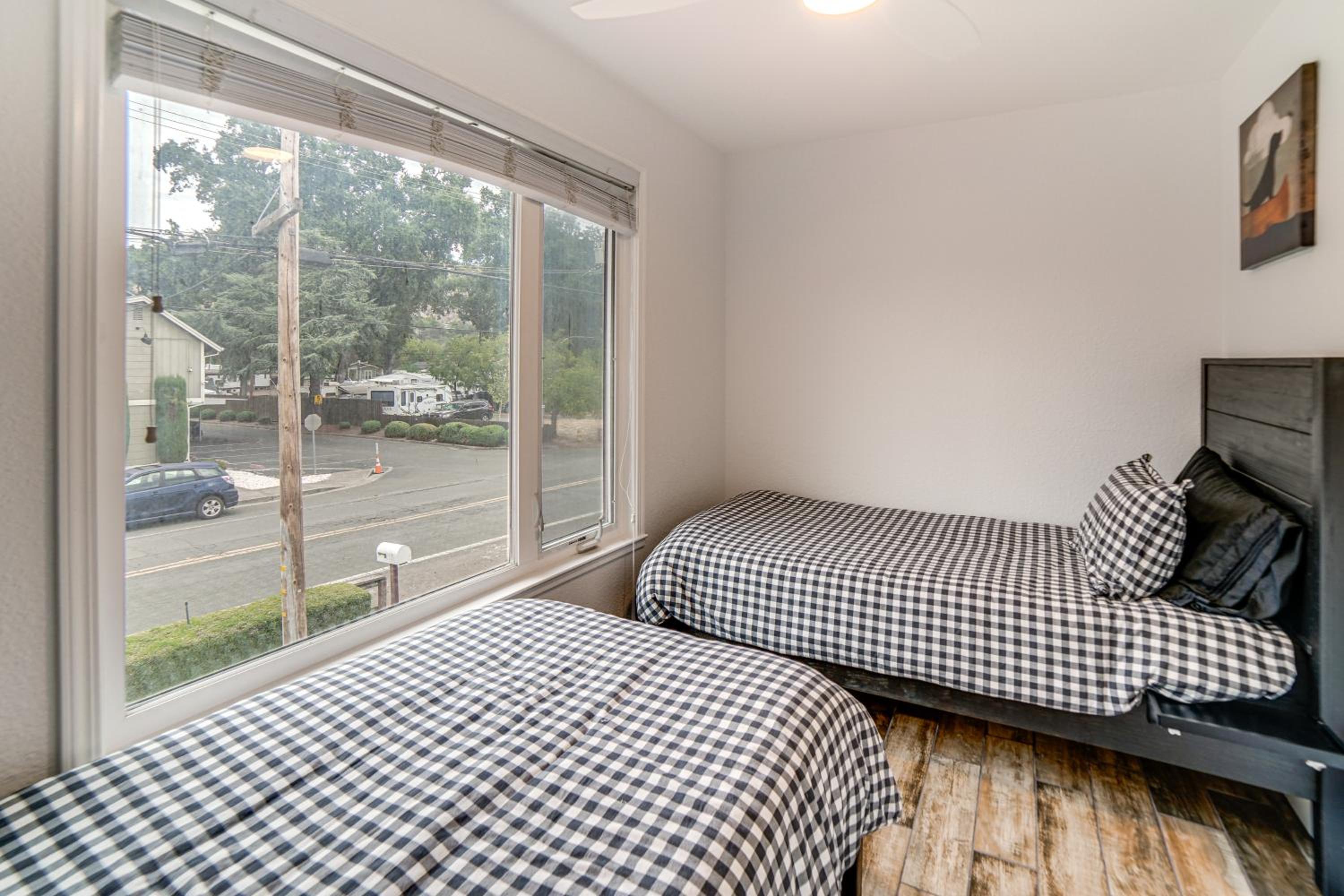 Waterfront Clear Lake Home with Game Room and Deck!