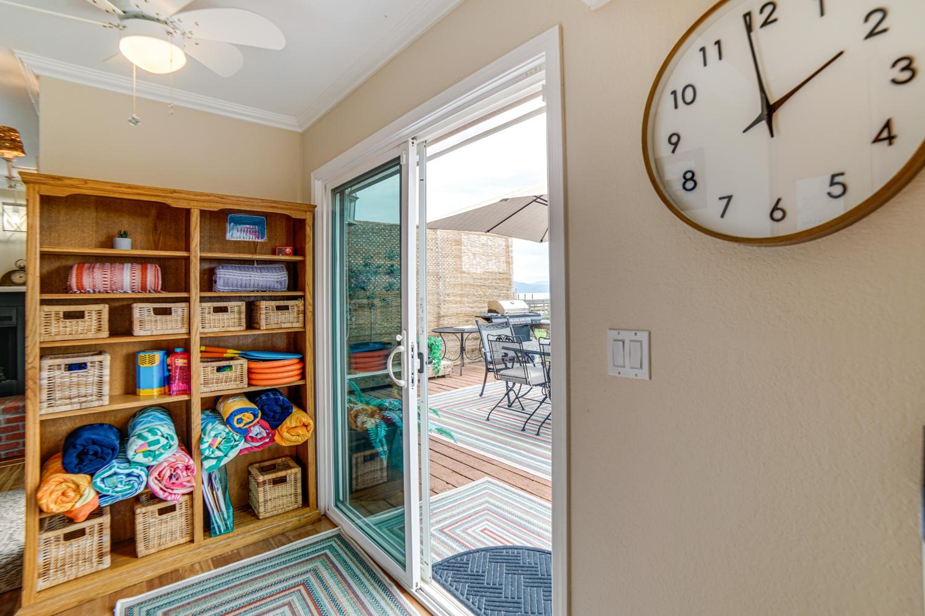 Waterfront Clear Lake Home with Game Room and Deck!