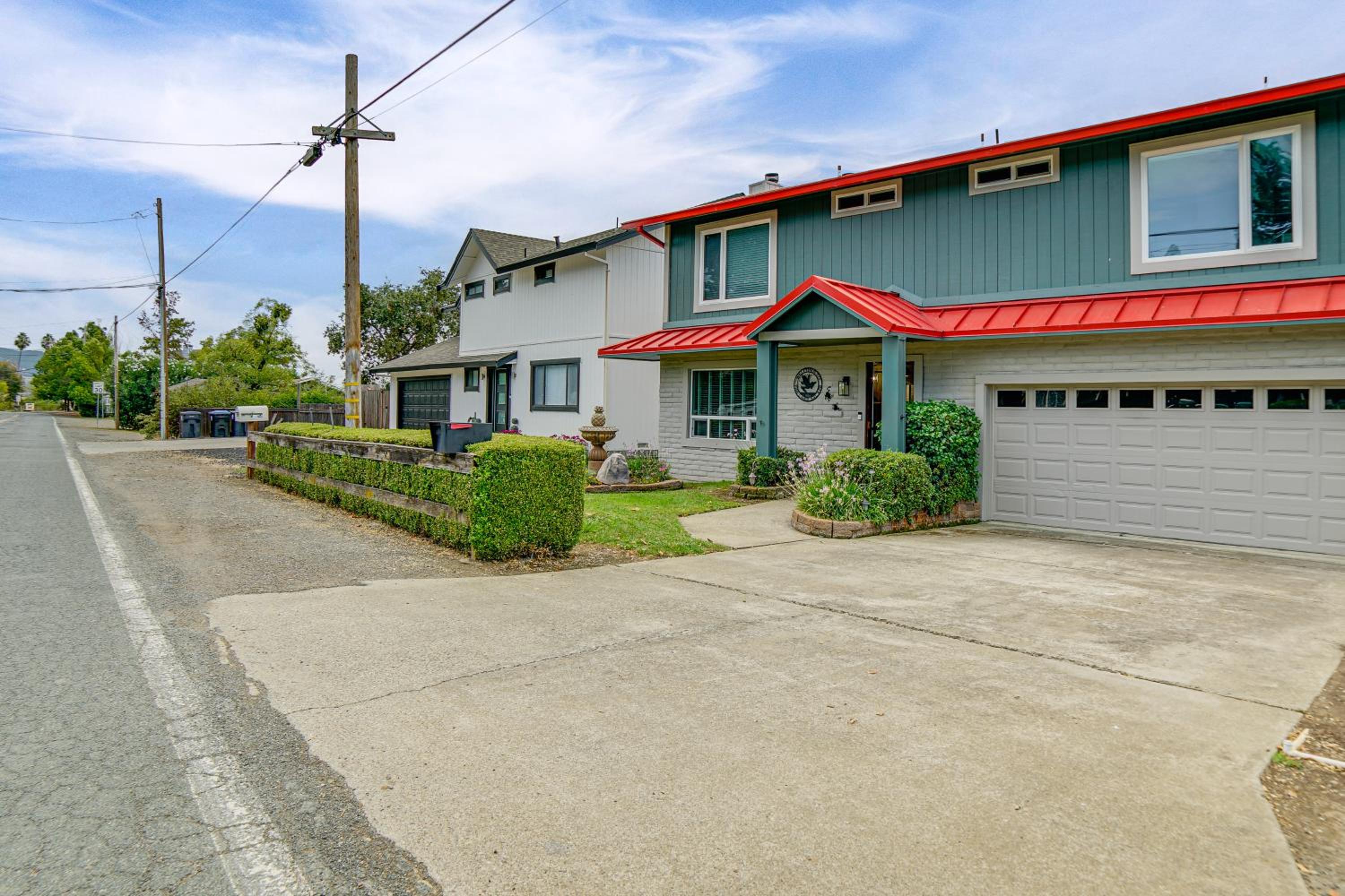 Waterfront Clear Lake Home with Game Room and Deck!