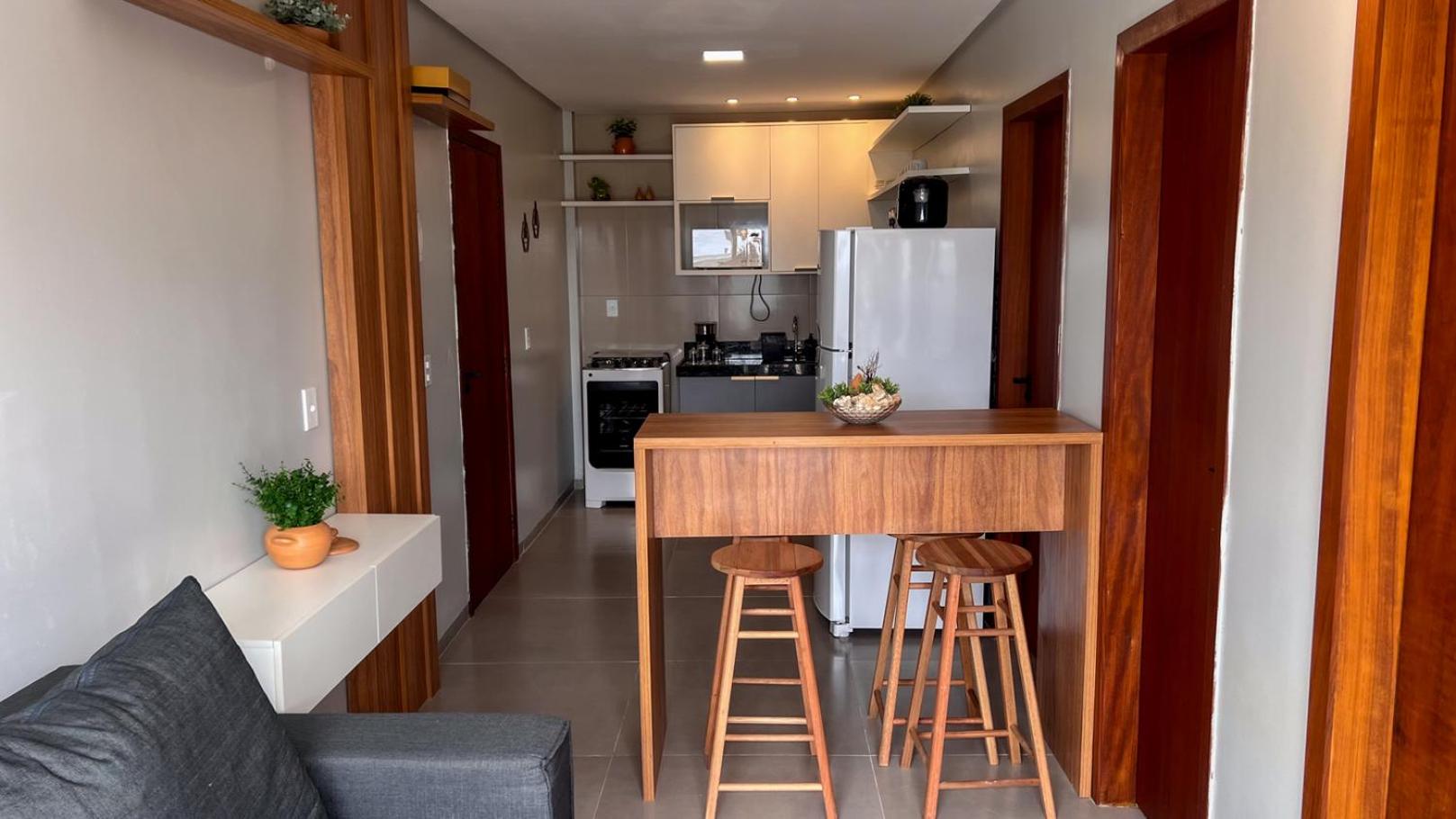 Apto com Piscina e Salao de Jogos a 100m da praia