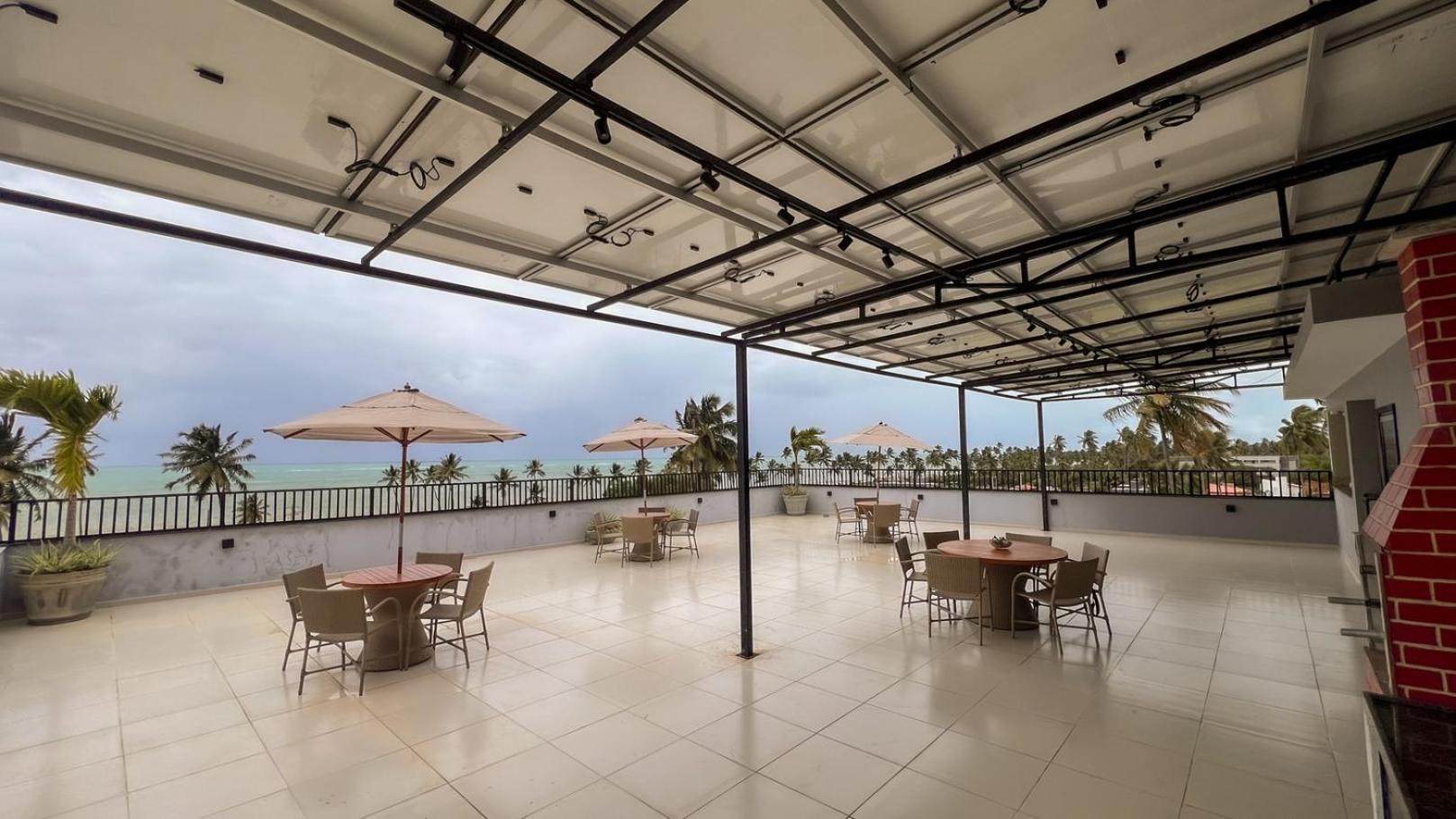 Apto com Piscina e Salao de Jogos a 100m da praia