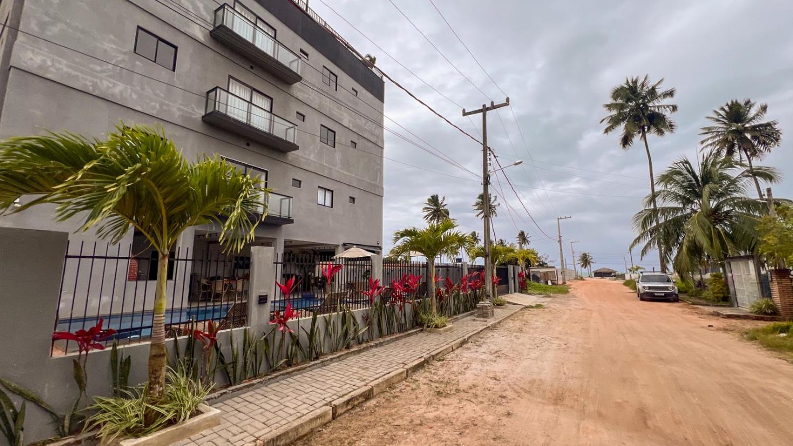 Apto com Piscina e Salao de Jogos a 100m da praia