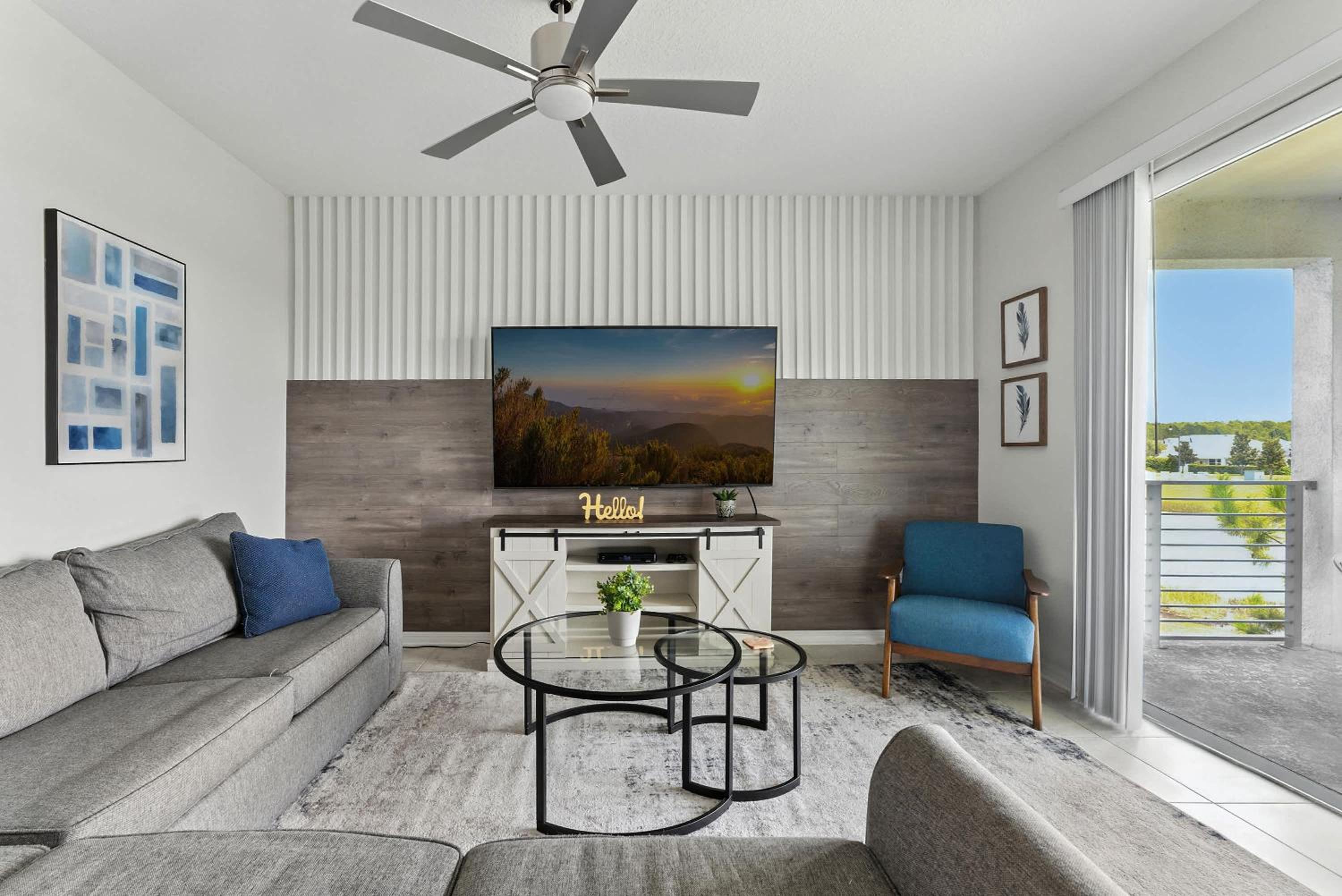 Spacious 2BR Mickey Bedroom Lake View