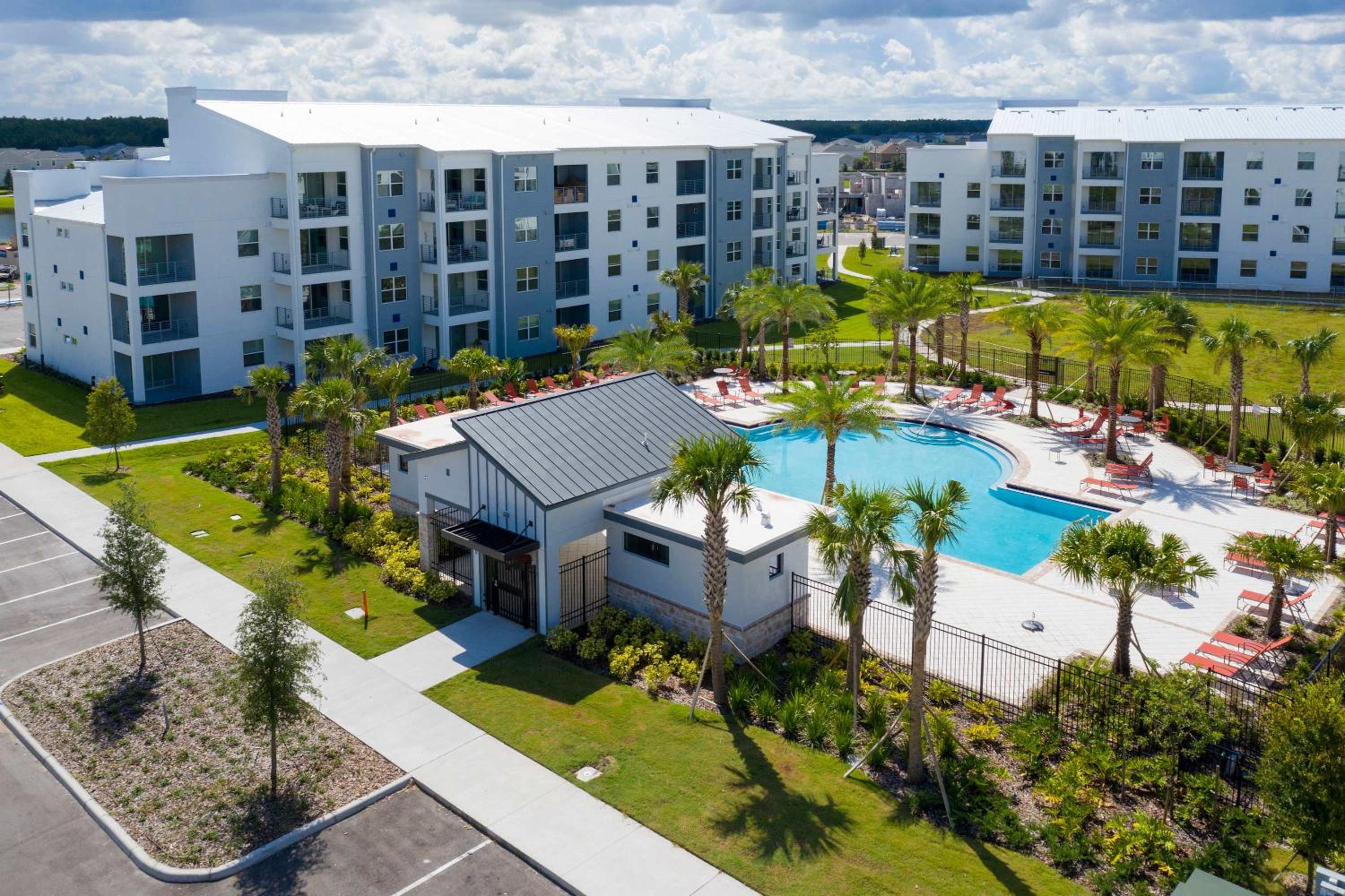 Spacious 2BR Mickey Bedroom Lake View