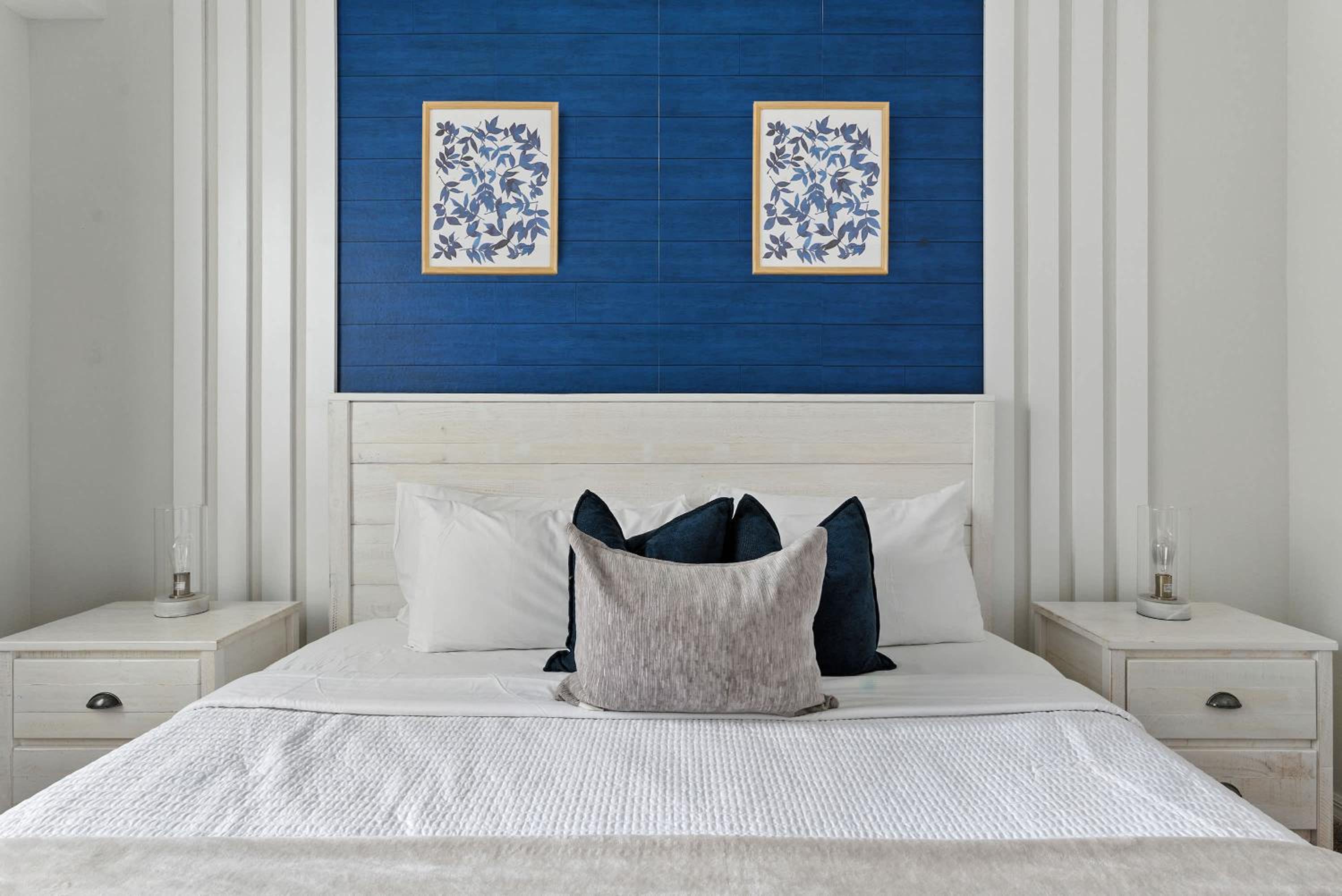 Spacious 2BR Mickey Bedroom Lake View