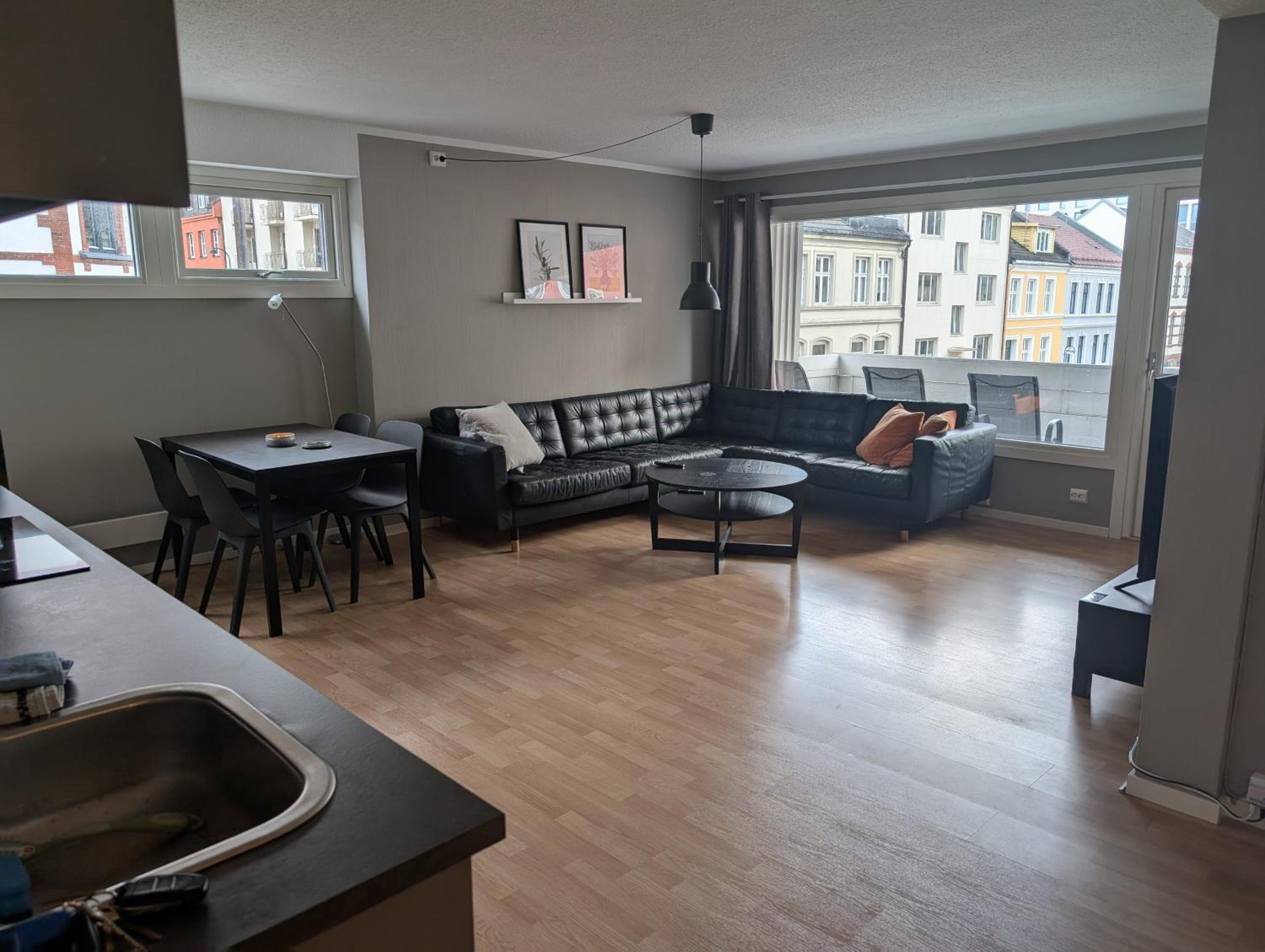 Sentralt i Kvadraturen med 3 soverom, veranda og P-plass