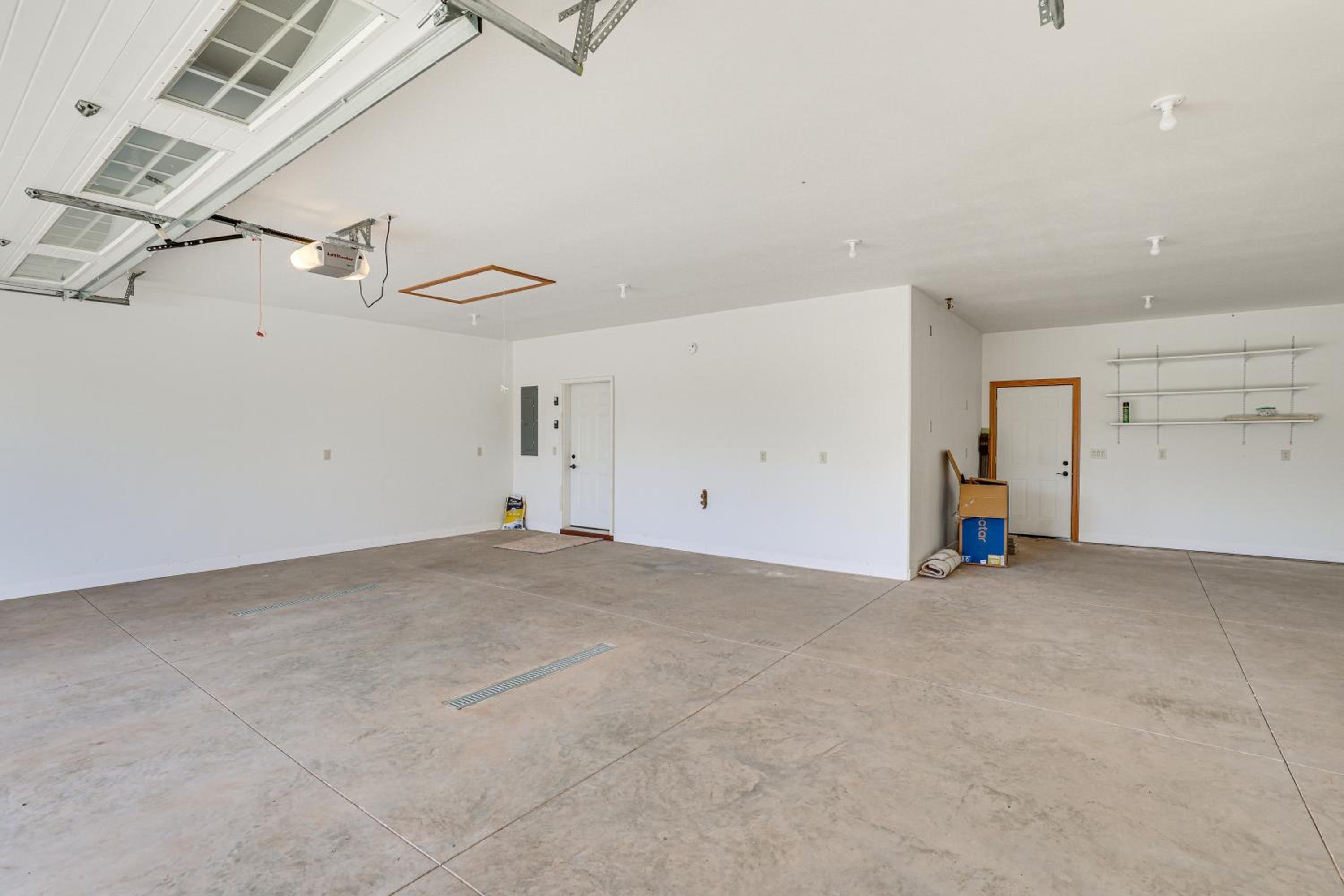 6 Mi to Main St Home with Private Patio in Sturgis
